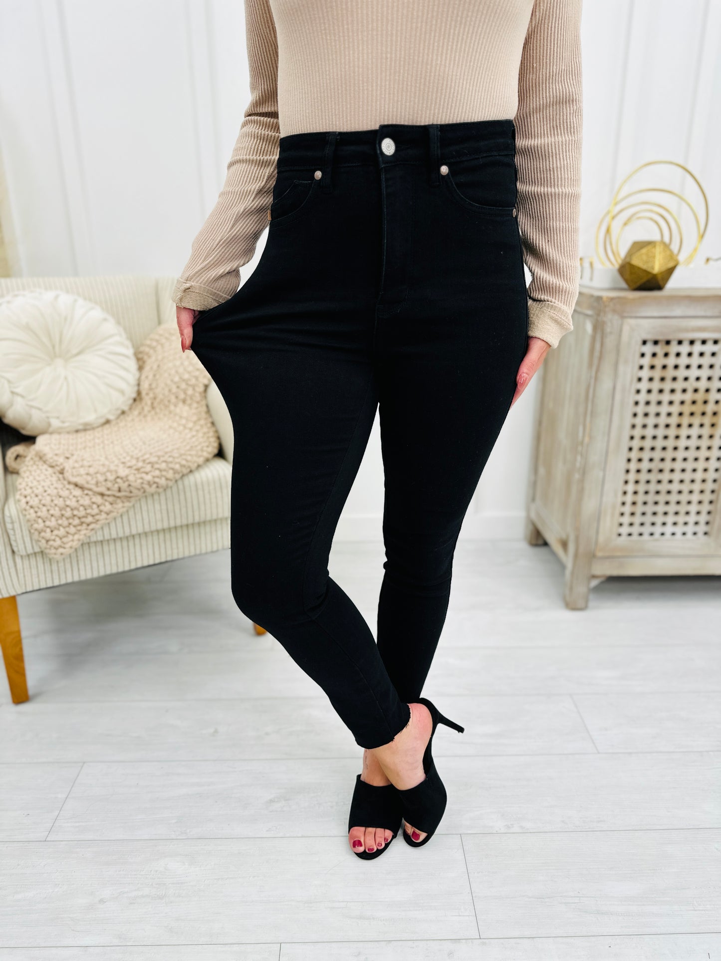 Judy Blue The Trifecta 3.0 Tummy Control And Butt Lifting Skinny Jeans in Black in REG/CURVY