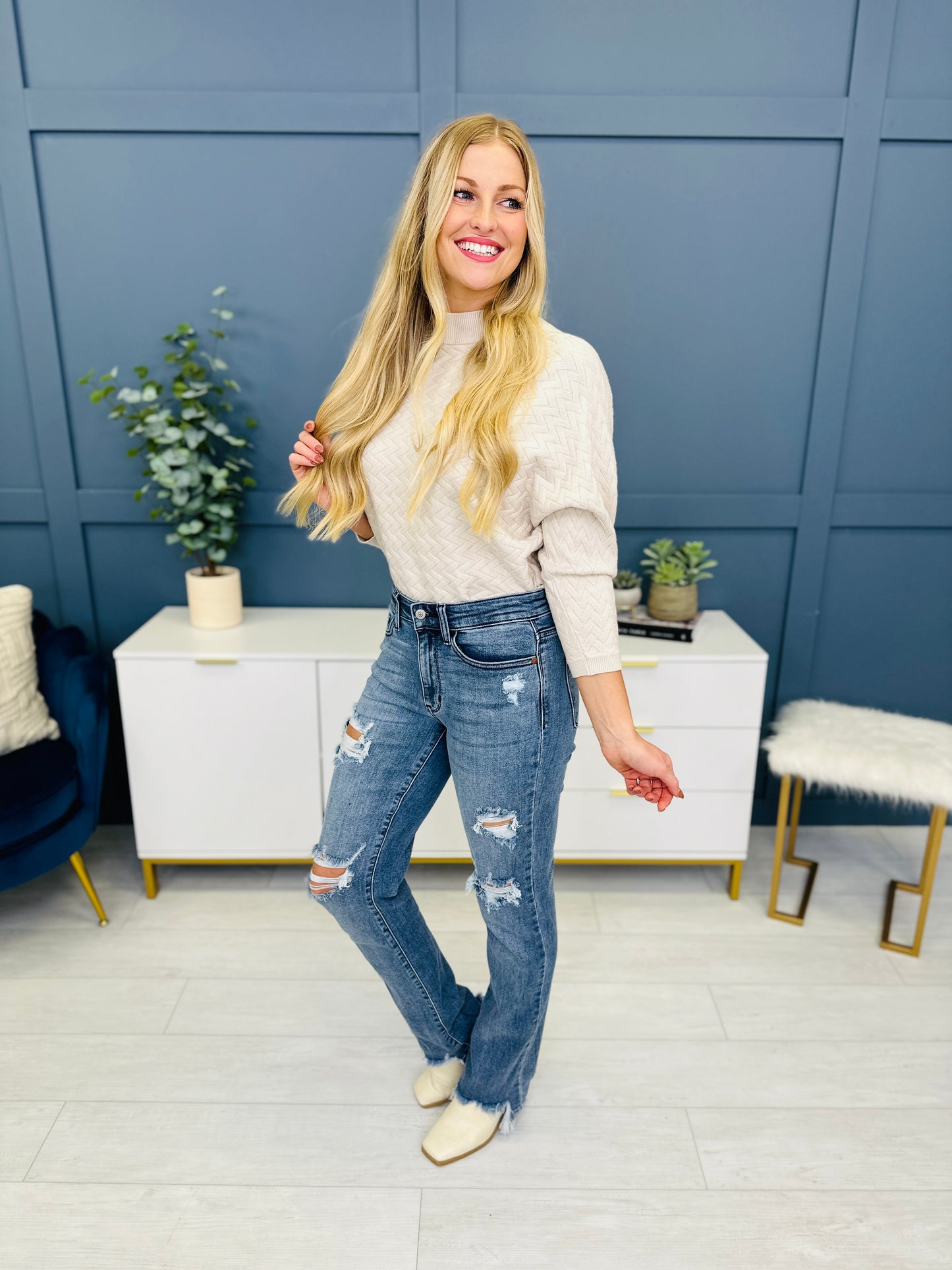 Judy Blue REG/CURVY Get Something Straight Mid Rise Jeans