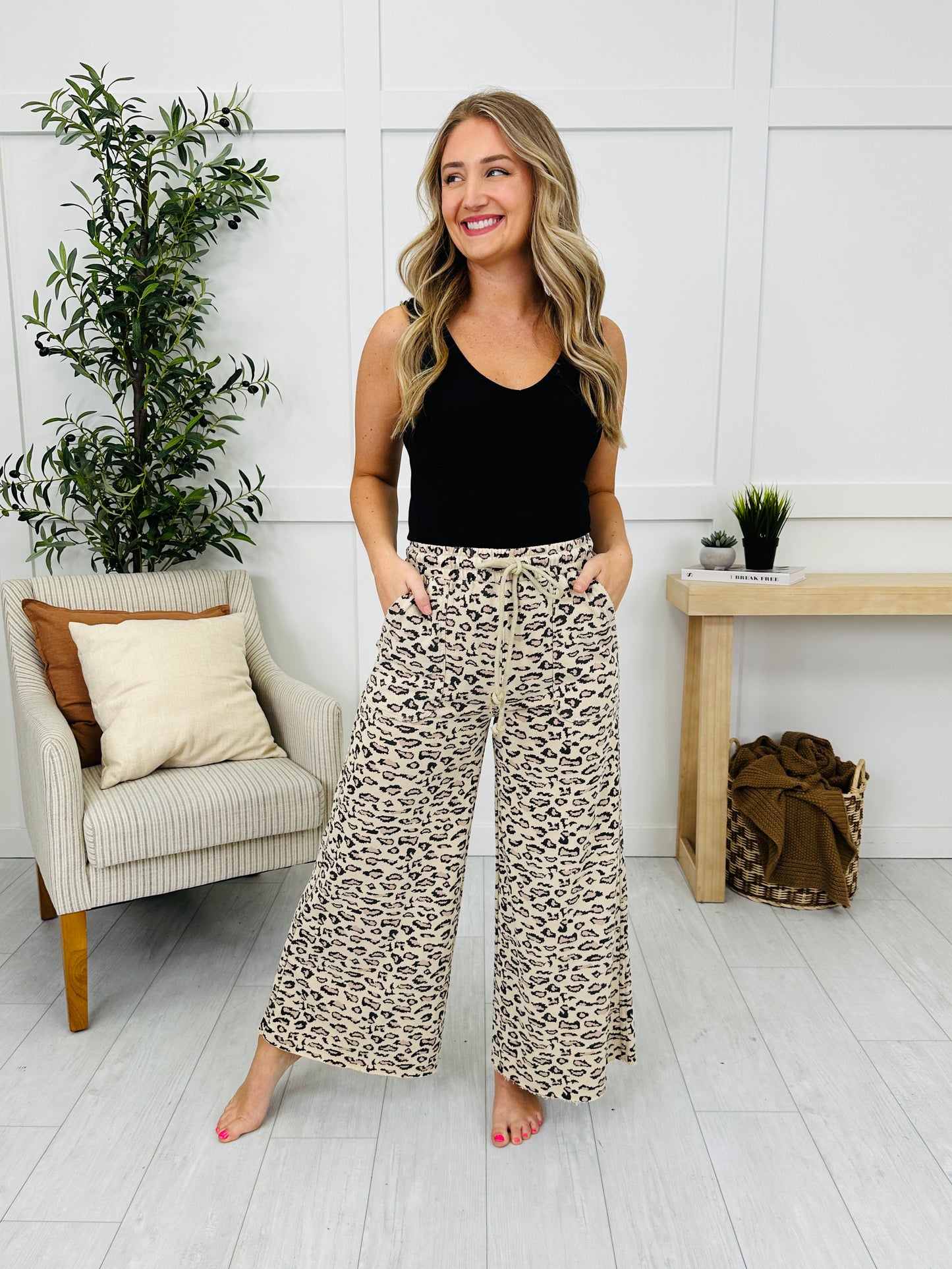 Weekend Instinct Bottoms in Mocha