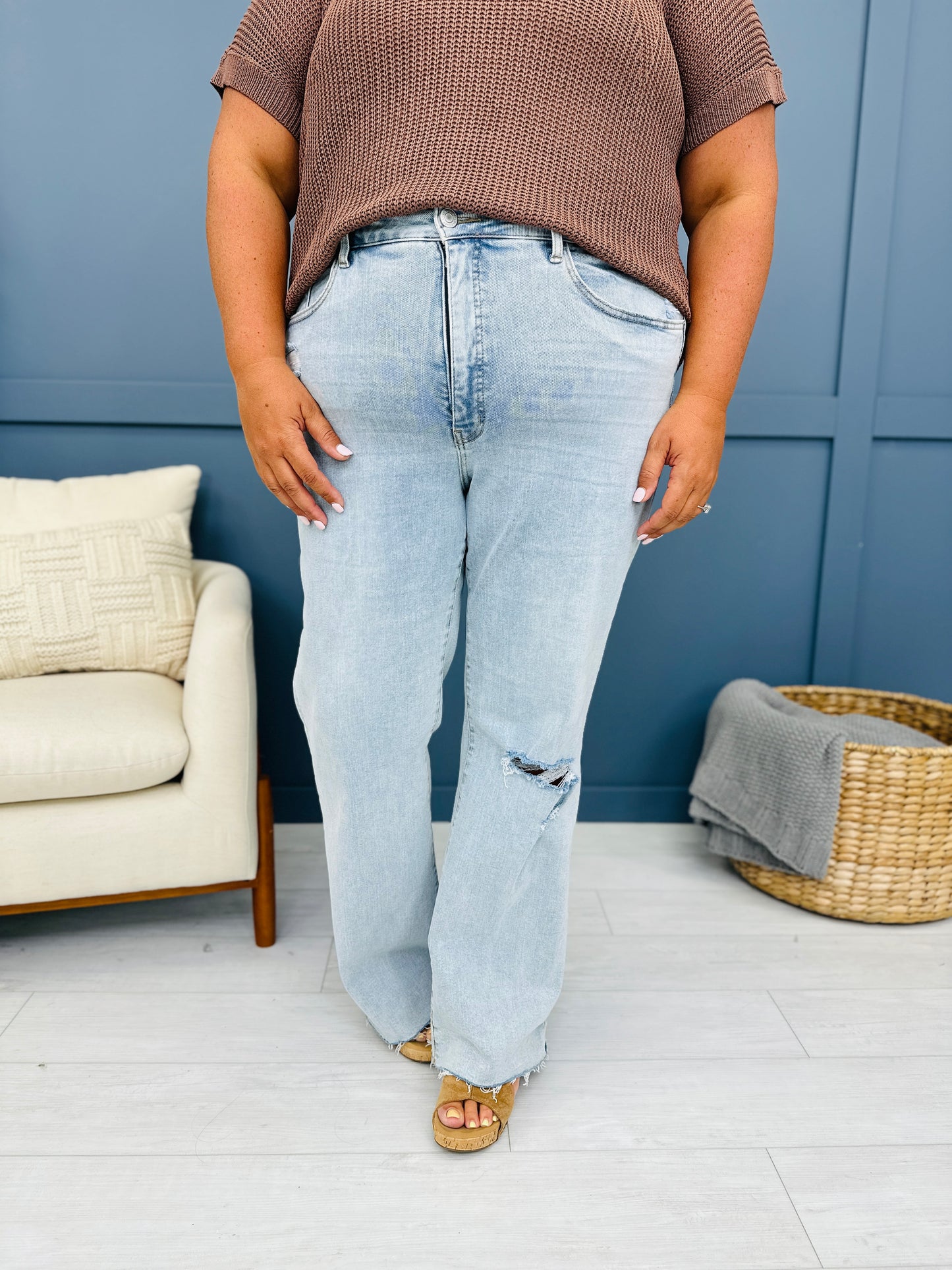 MOCO Exclusive Straight To It Straight Leg Tummy Control Jeans in Reg/Curvy