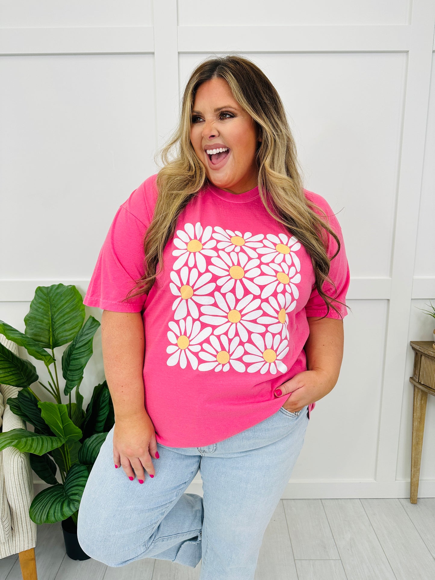 Daisy Days Graphic Tee