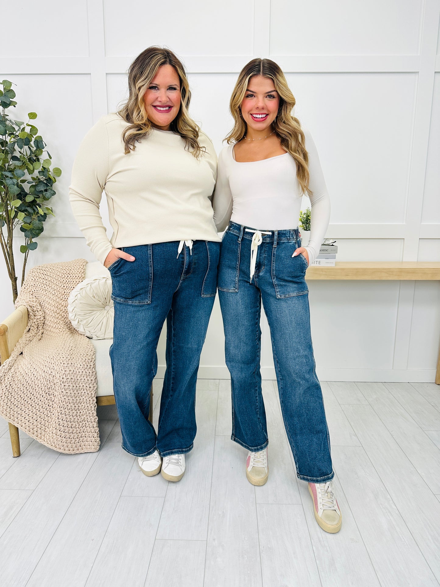 Judy Blue Tied and True Drawstring Wide Leg Jeans in Reg/Curvy