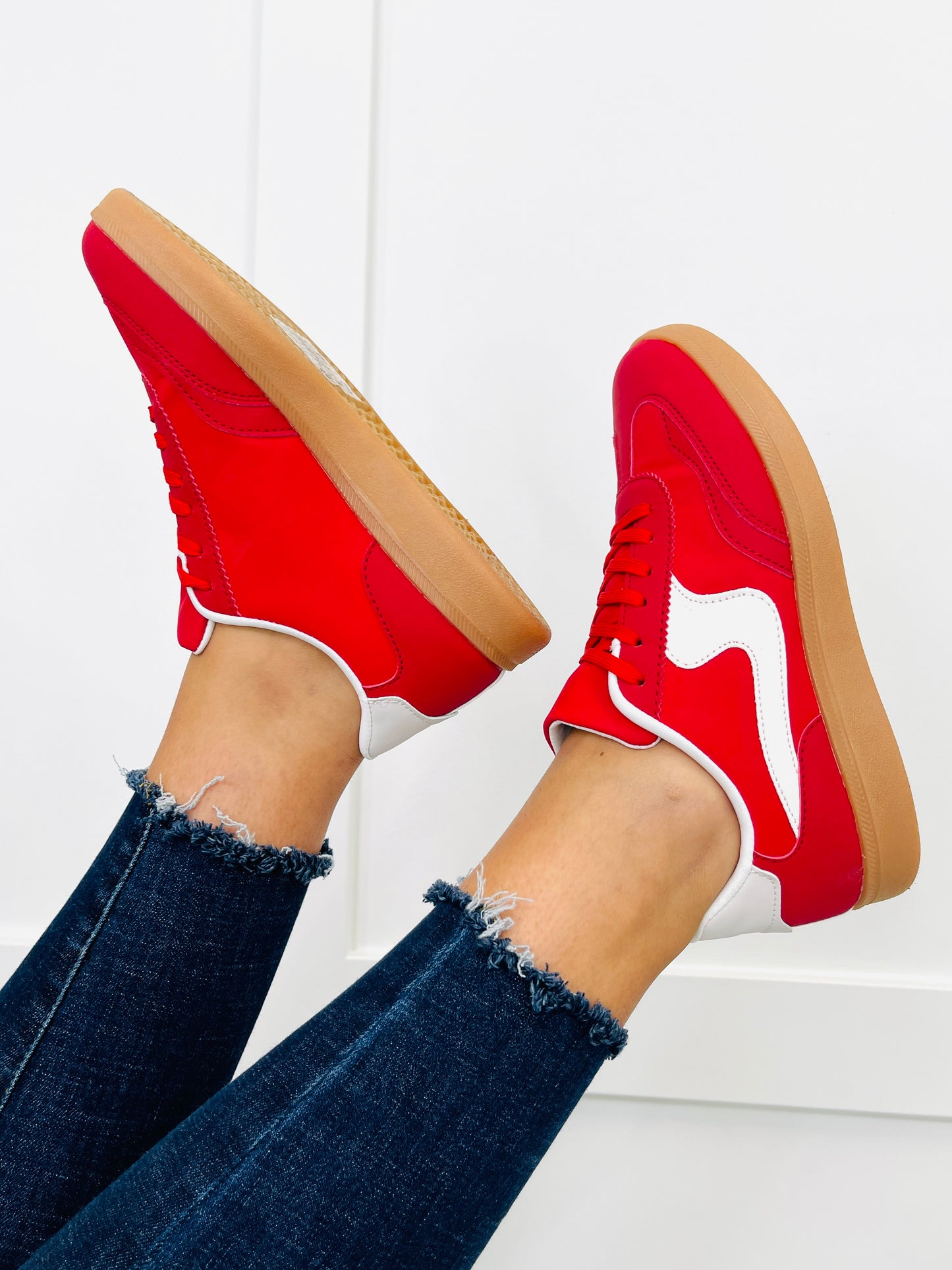 Restock! Festive Stride Sneakers In Red