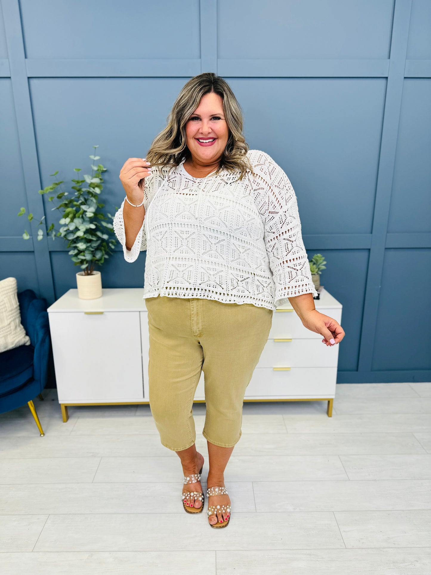 Judy Blue The Works Khaki Capris in Reg/Curvy