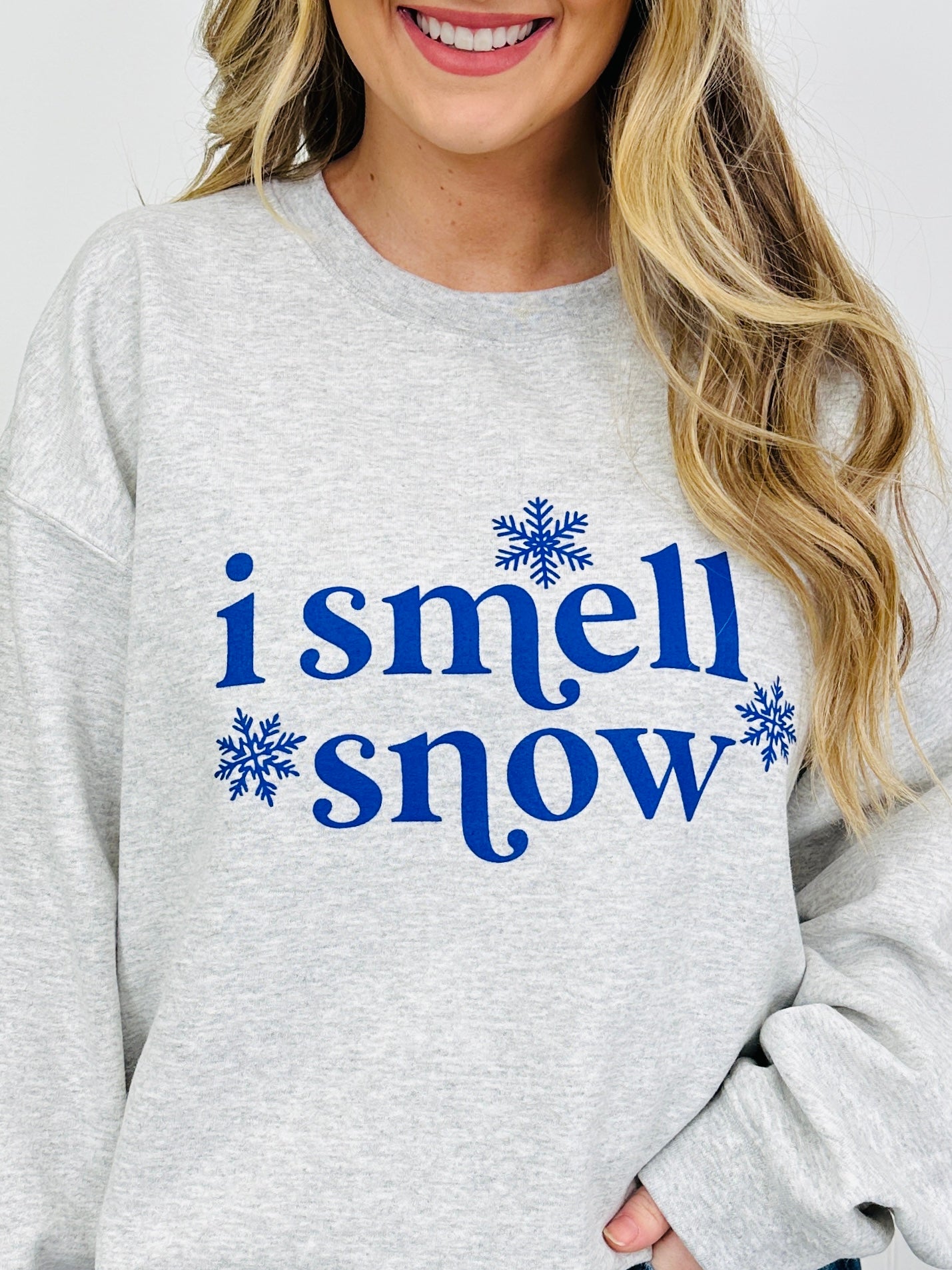 I Smell Snow Graphic Crewneck Sweatshirt