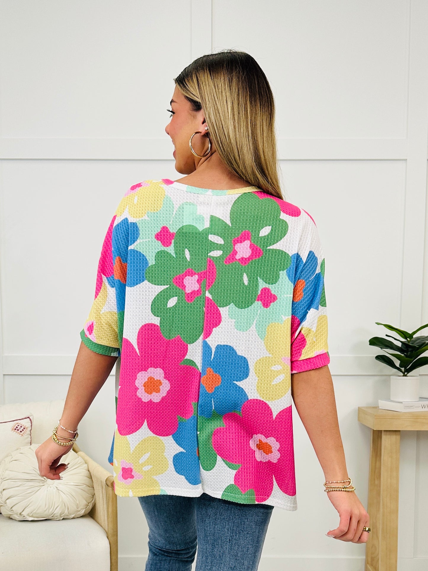 REG/CURVY Retro Petals Top