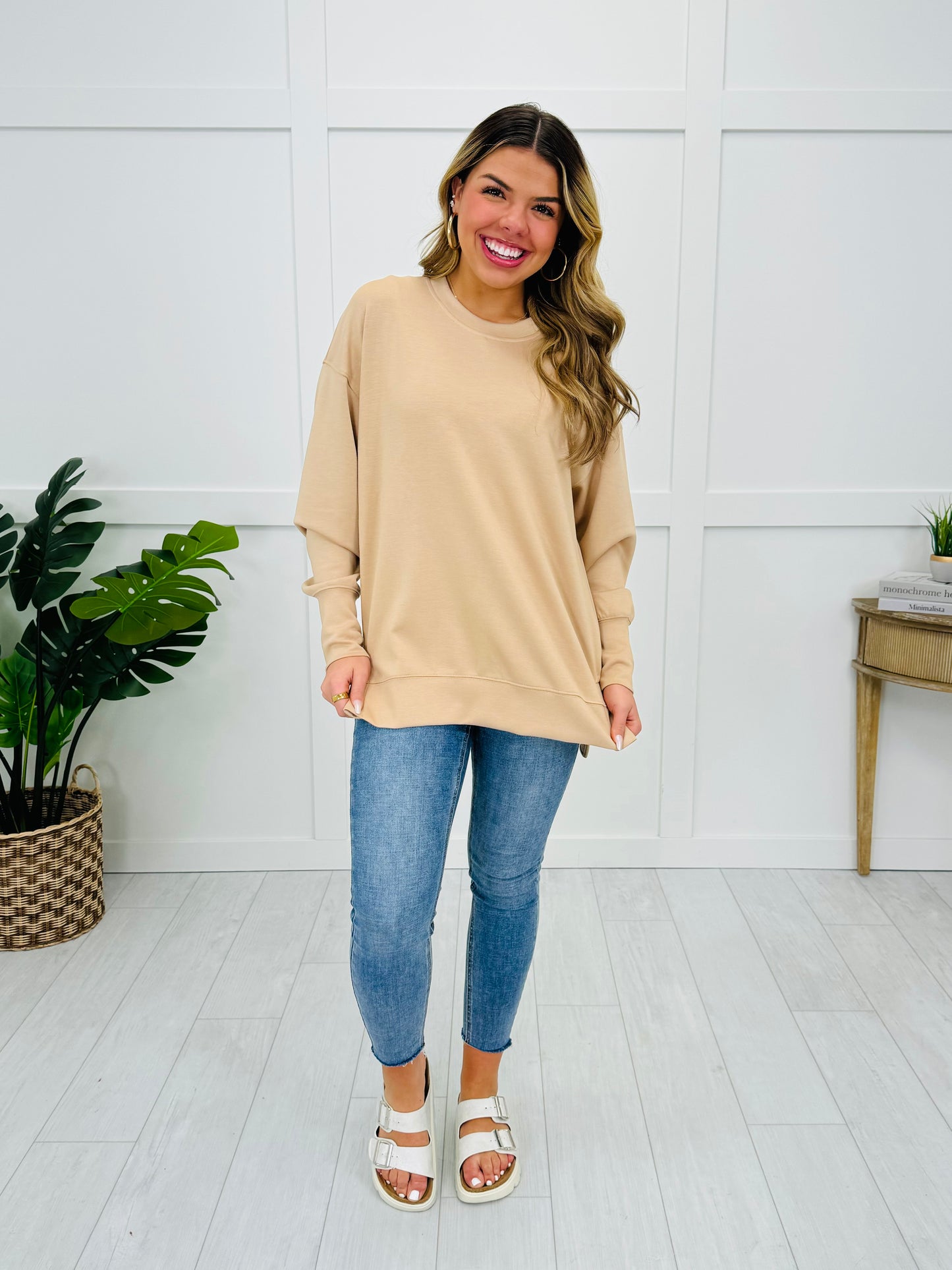 REG/CURVY Natural Glow Sweatshirt