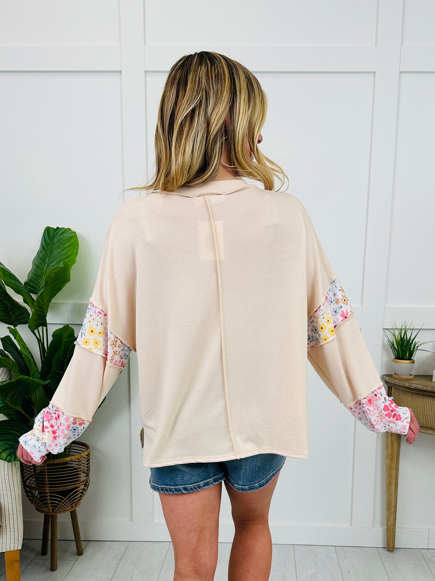 Floral Focus Top In Oatmeal