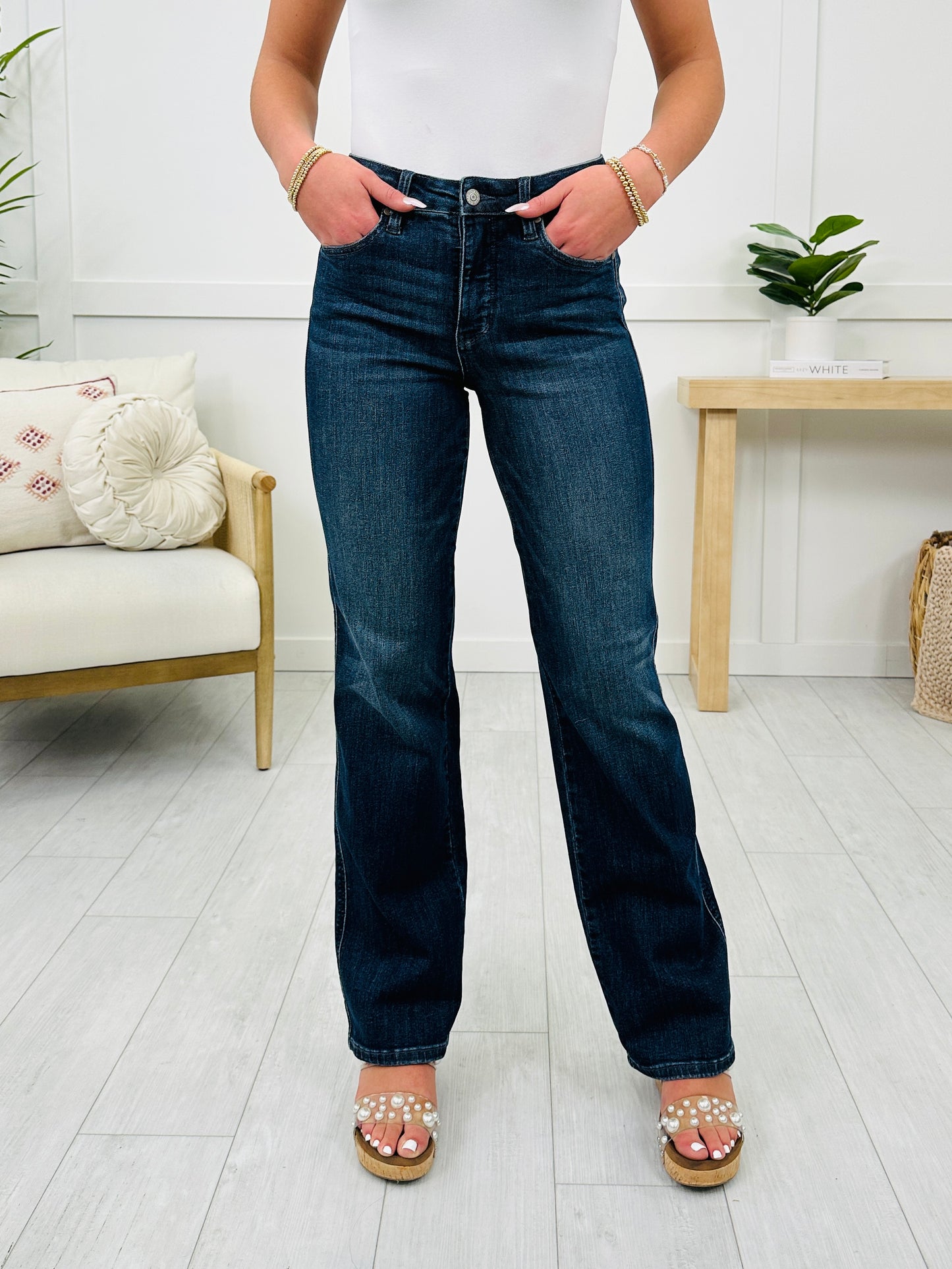 Judy Blue REG/CURVY Be In Control Tummy Control Straight Jeans