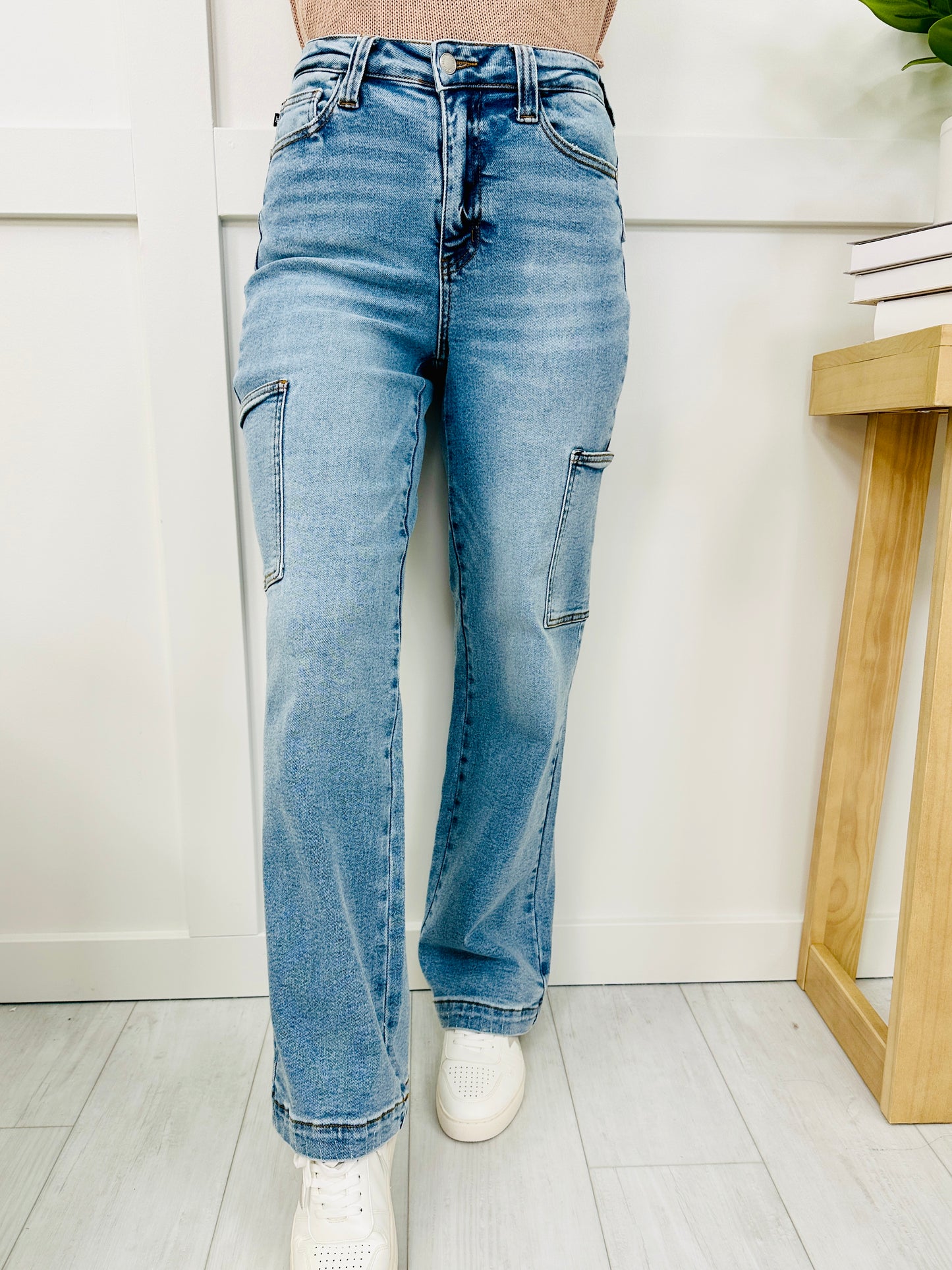 Judy Blue You've Got A Fast Cargo Wide Leg Jeans in Reg/Curvy