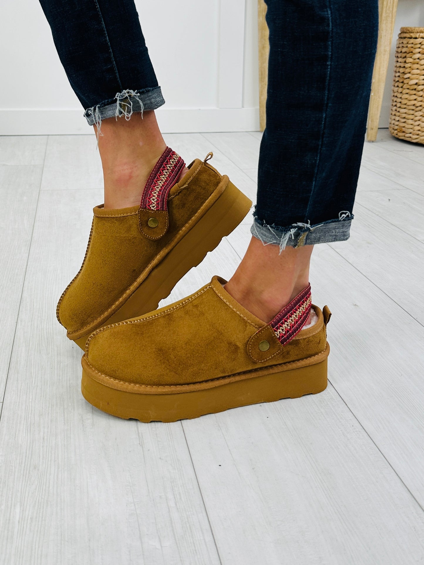 Lodge Life Clogs
