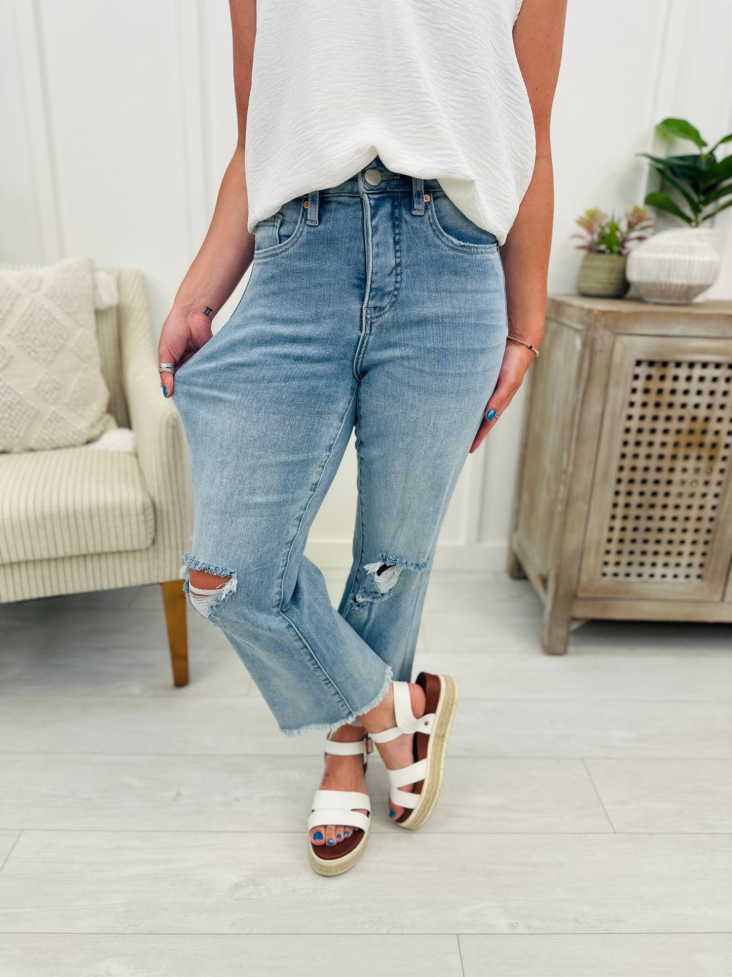 RFM Don't Look Back Cropped Wide Leg Jeans in Reg/Curvy