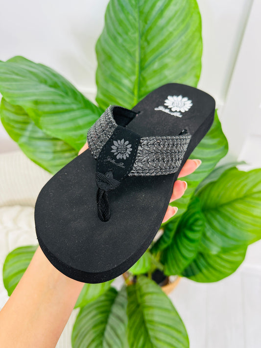 Chasing the Tides Flip Flops In Black
