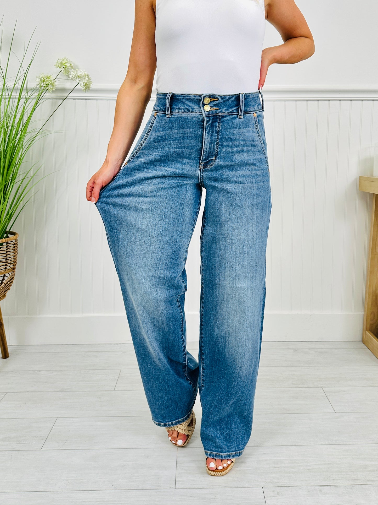 Judy Blue Everyday Icon Trouser Column Jeans