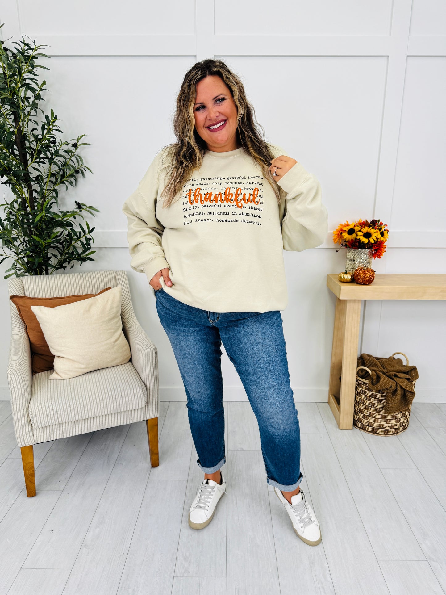 Thankful Graphic Crewneck Sweatshirt