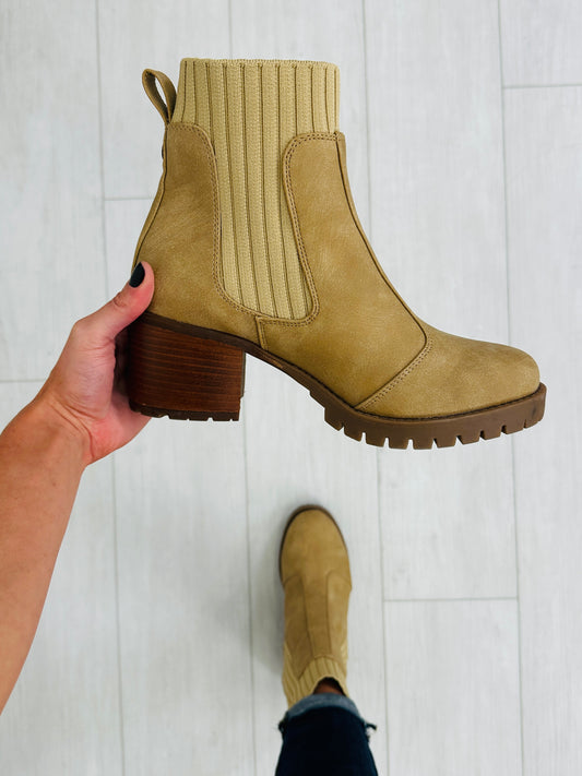 Power Stomp Booties in Sand
