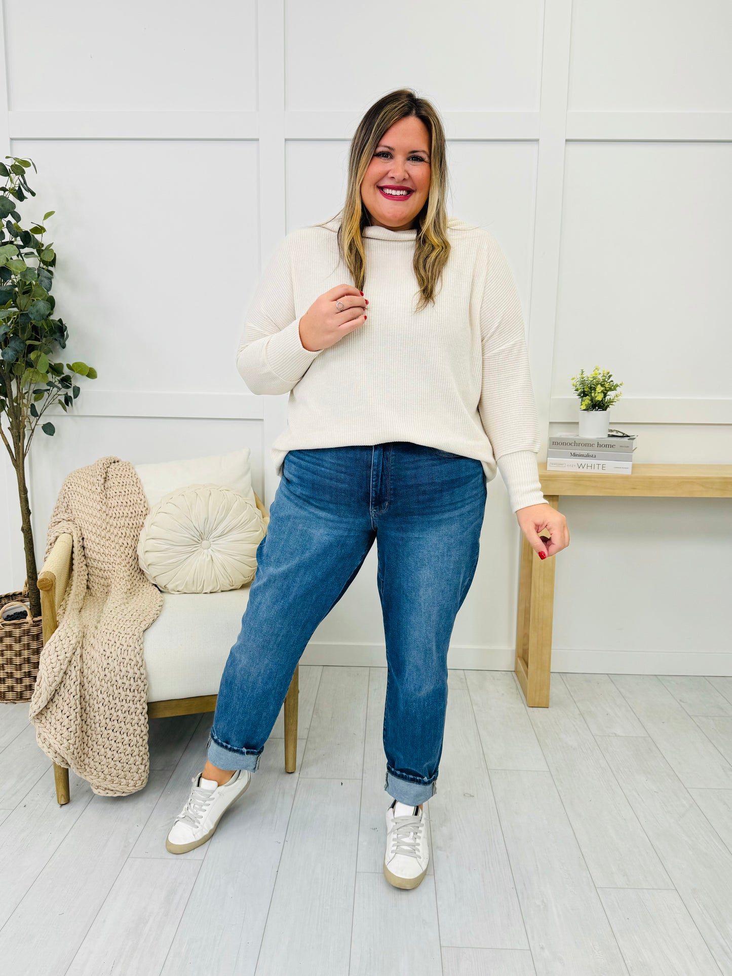 Judy Blue Easy Does It Boyfriend Jeans in Reg/Curvy