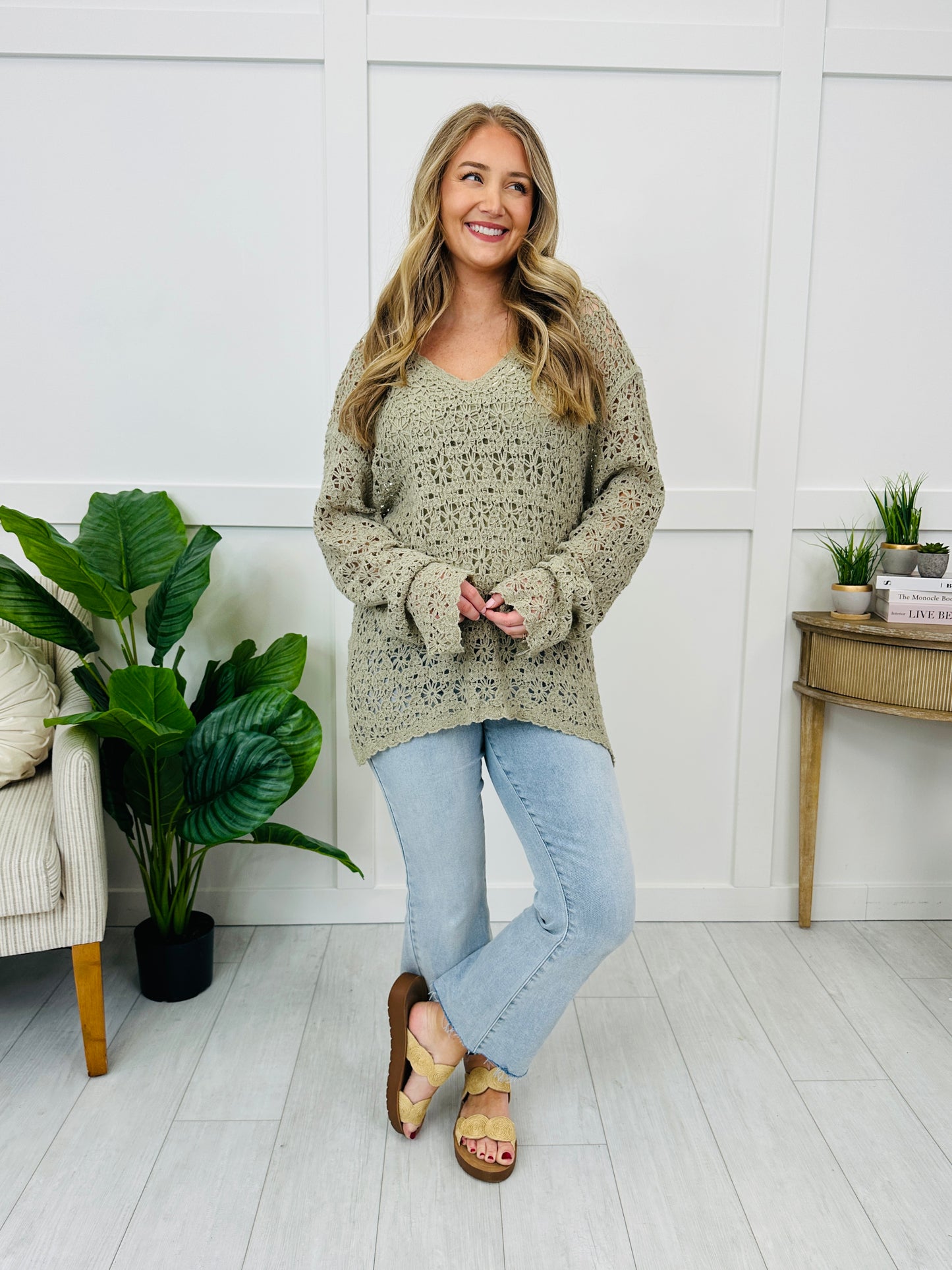 Blossoming Soul Sweater In Olive