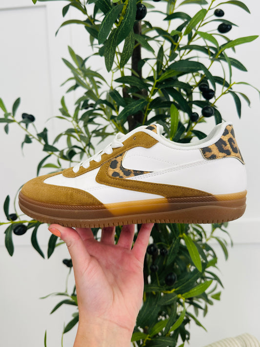 Roar Runner Sneakers