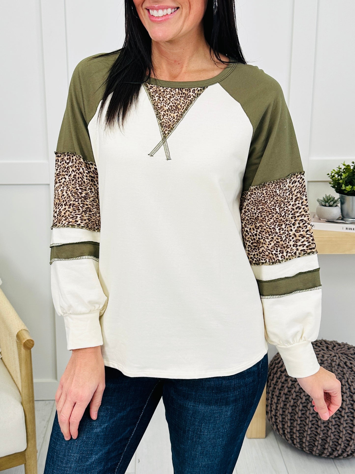 Edge of Ordinary Pullover In Olive