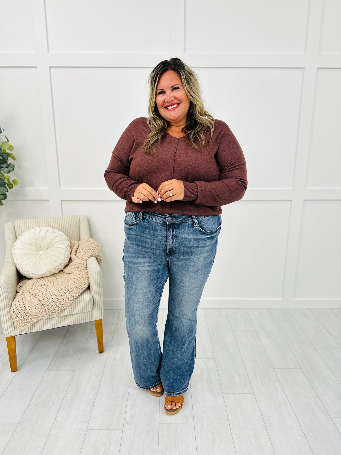 Judy Blue Stop and Stare Tummy Control Flare Jeans in Reg/Curvy