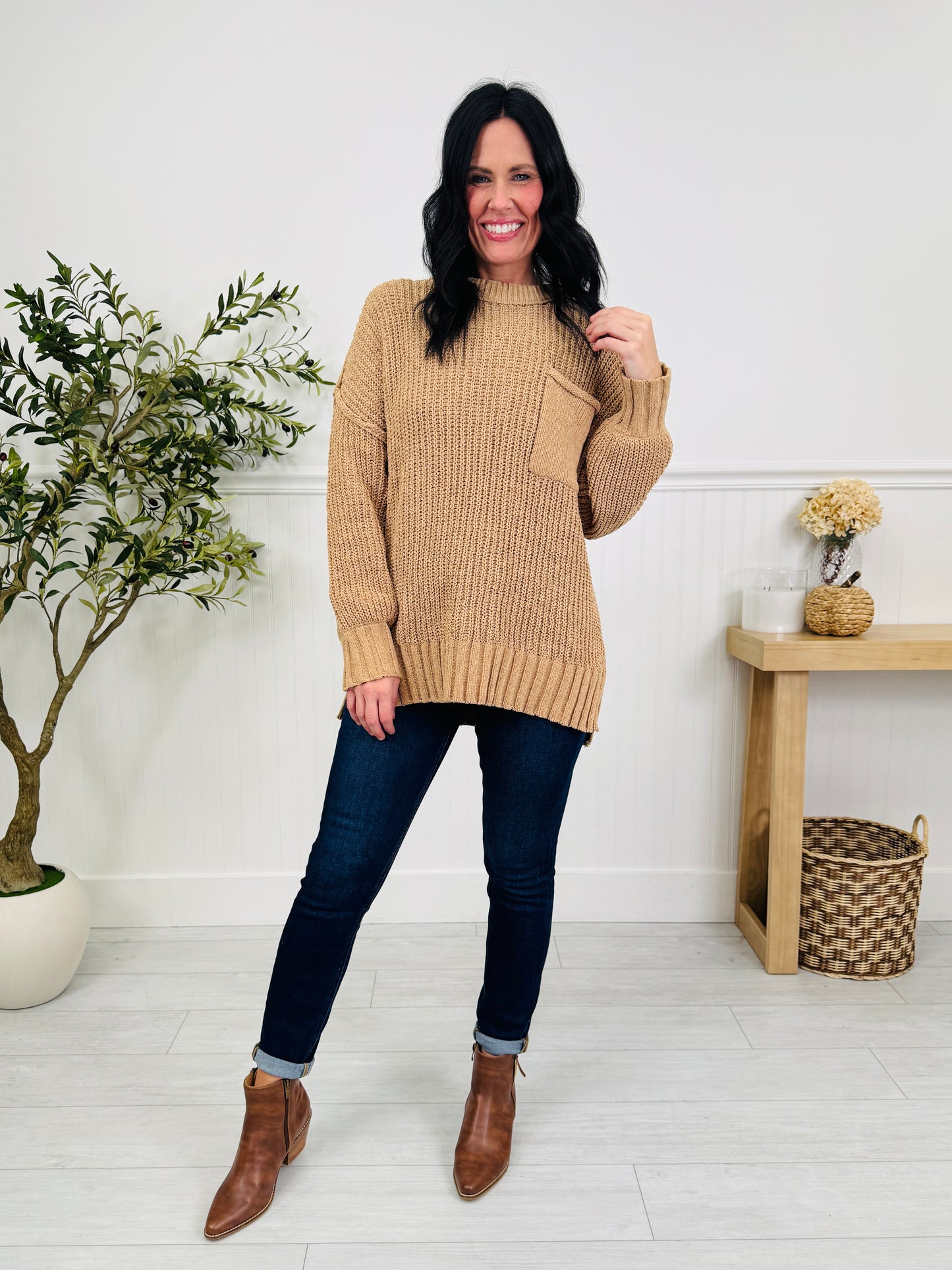 Casual Company Sweater In Mocha