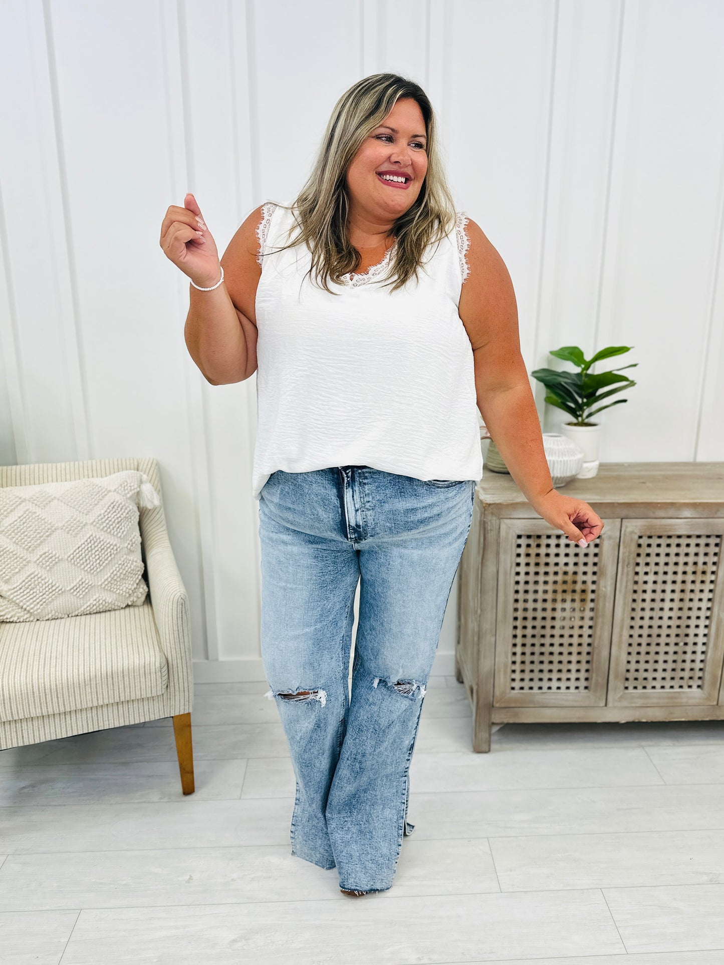 Risen Side by Side Straight Leg Jeans in Reg/Curvy