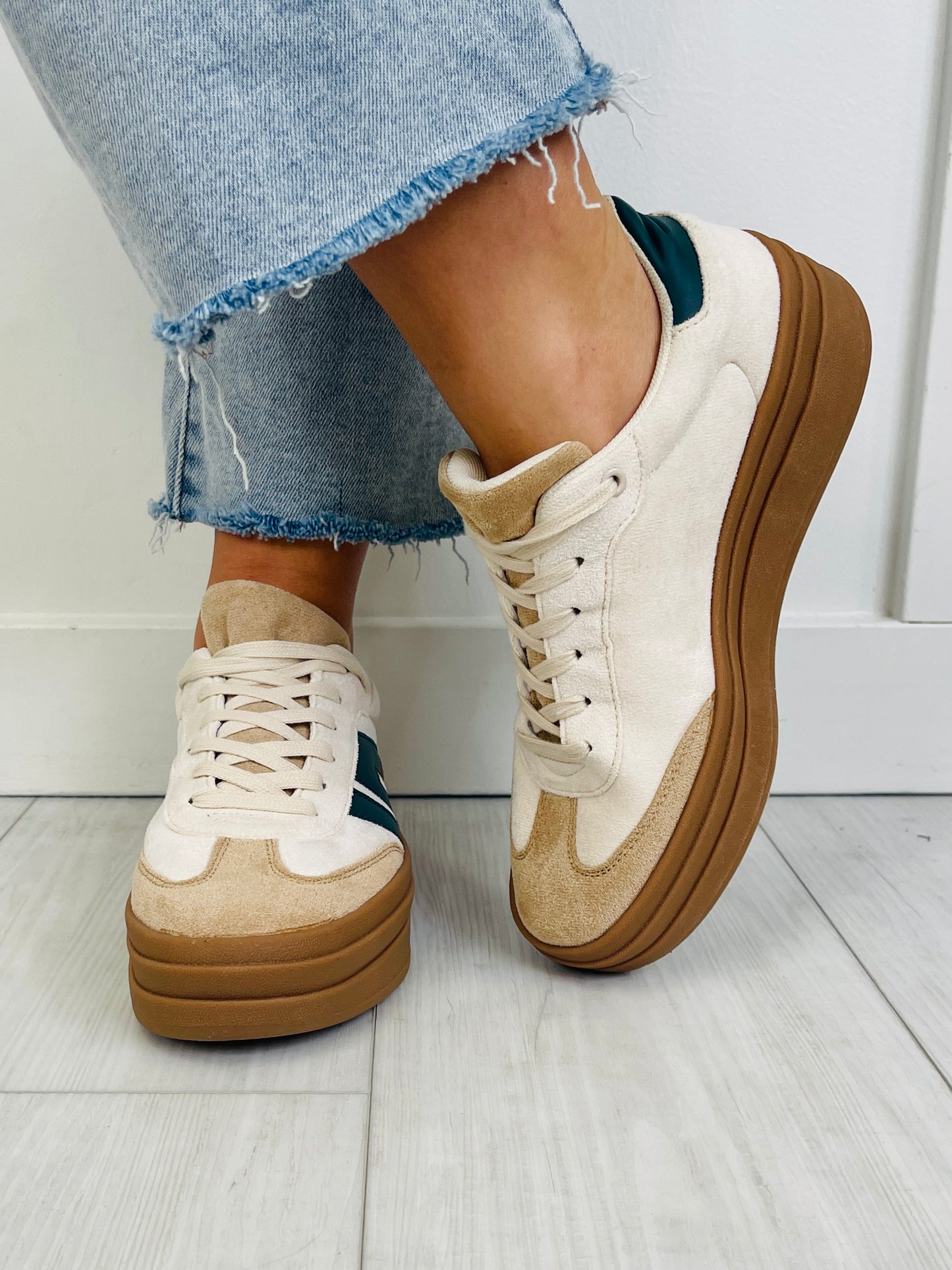The New Chapter Sneakers In Beige Green
