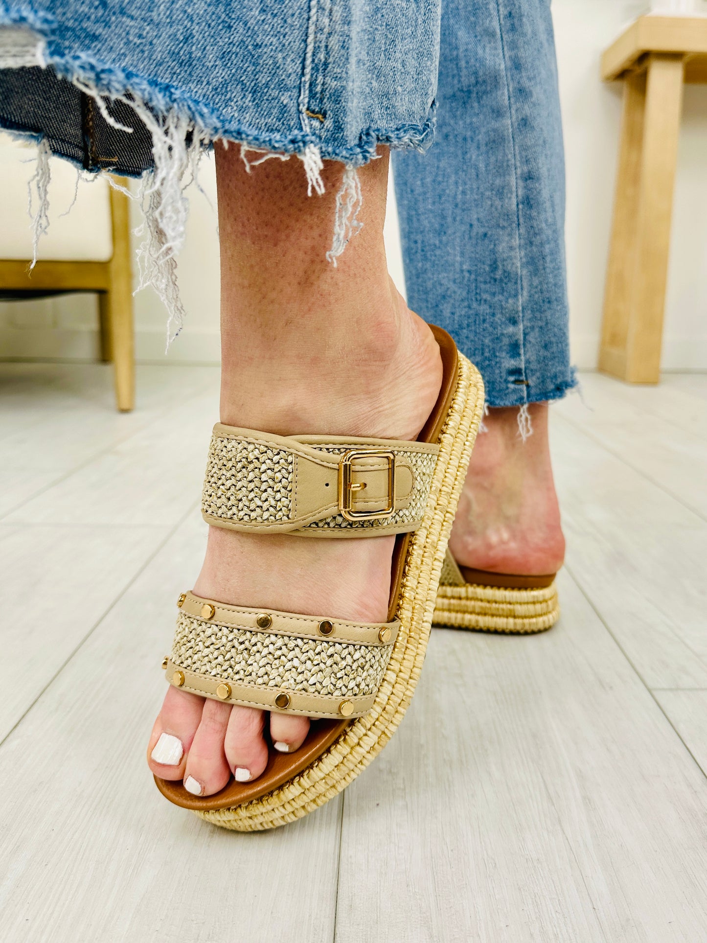 The Coastal Way Sandals In Natural Raffia