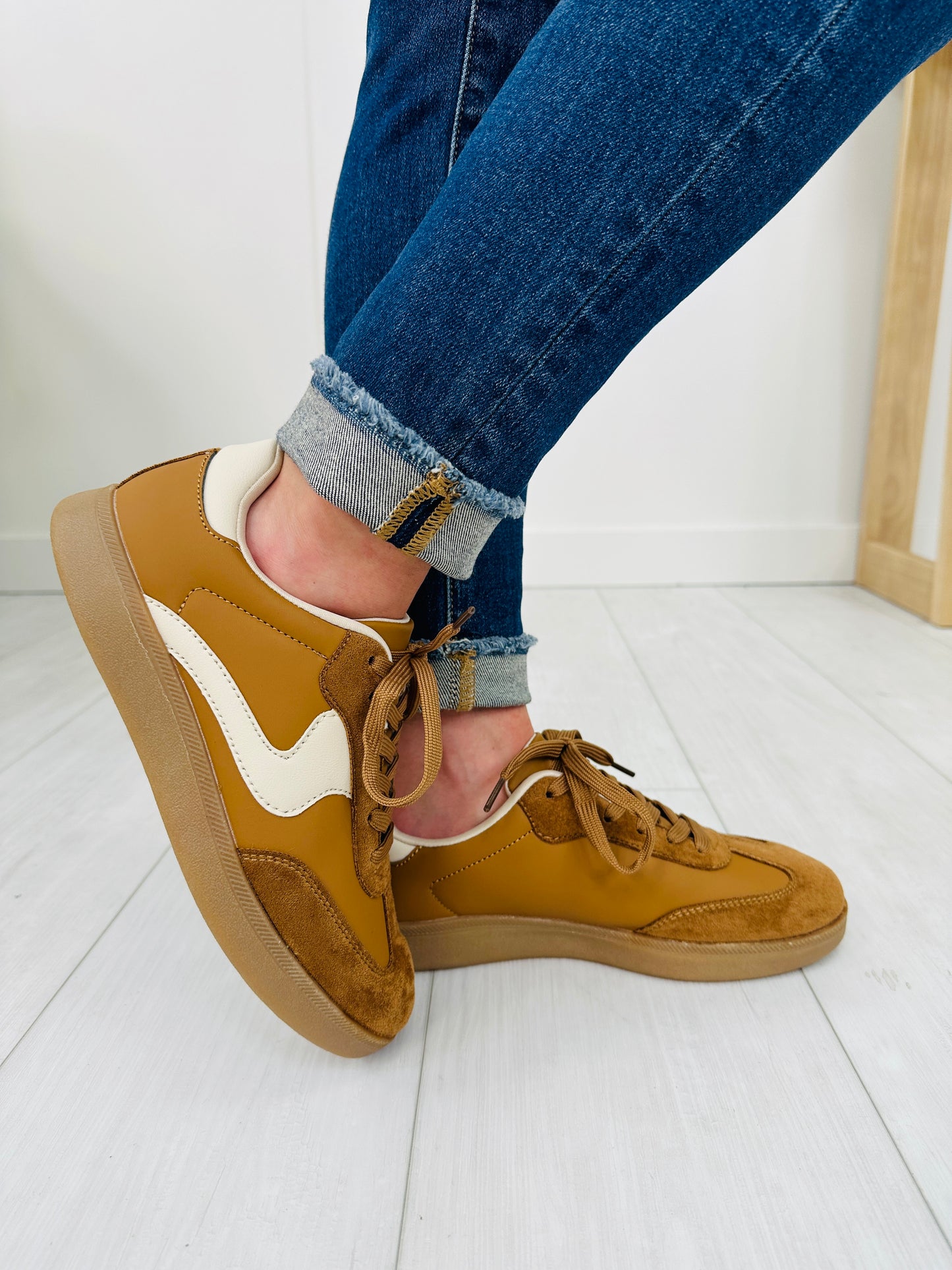 The Classic Step Shoes In Camel