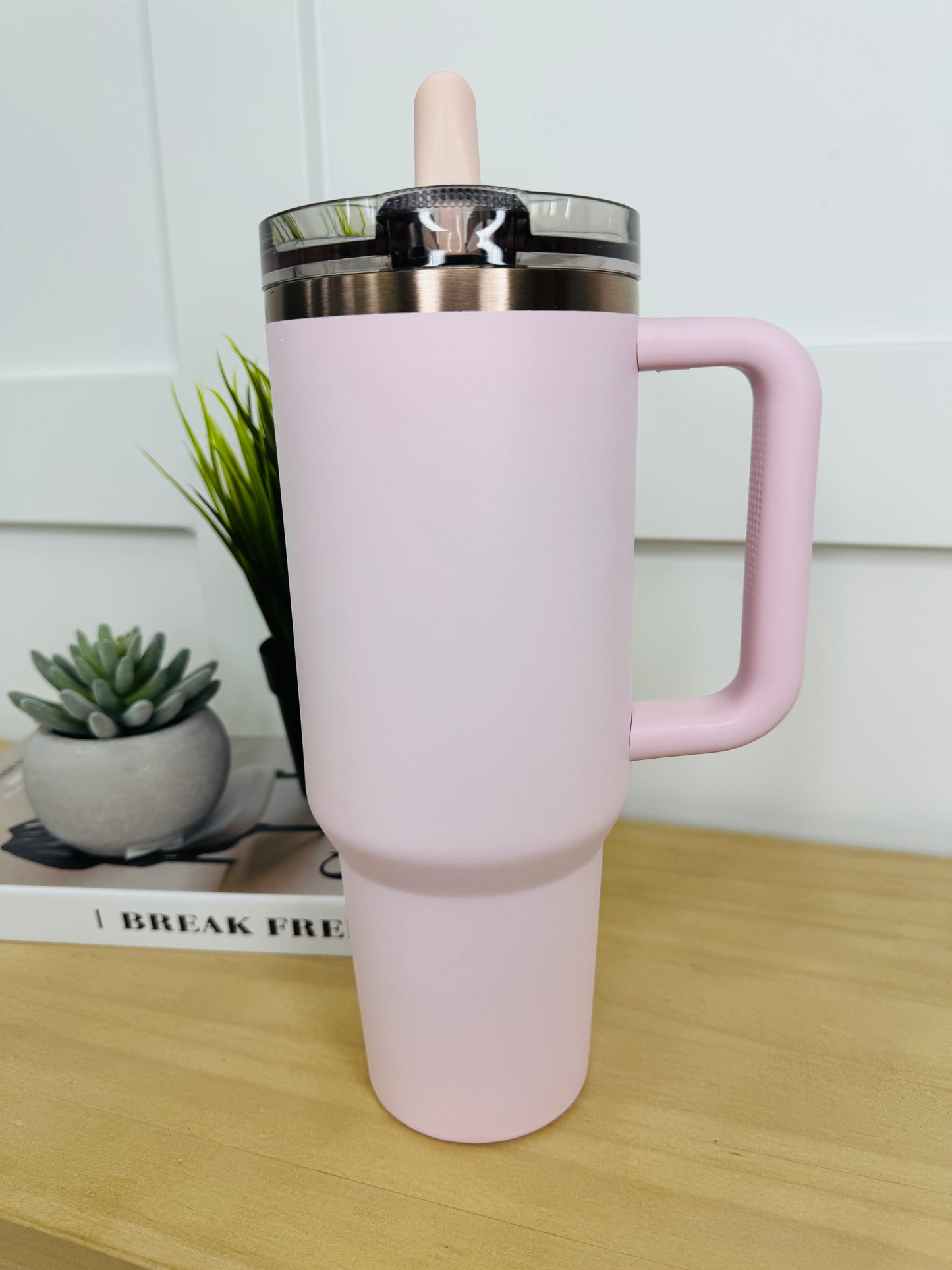 40oz Tumbler With Flip Straw- Multiple Colors!