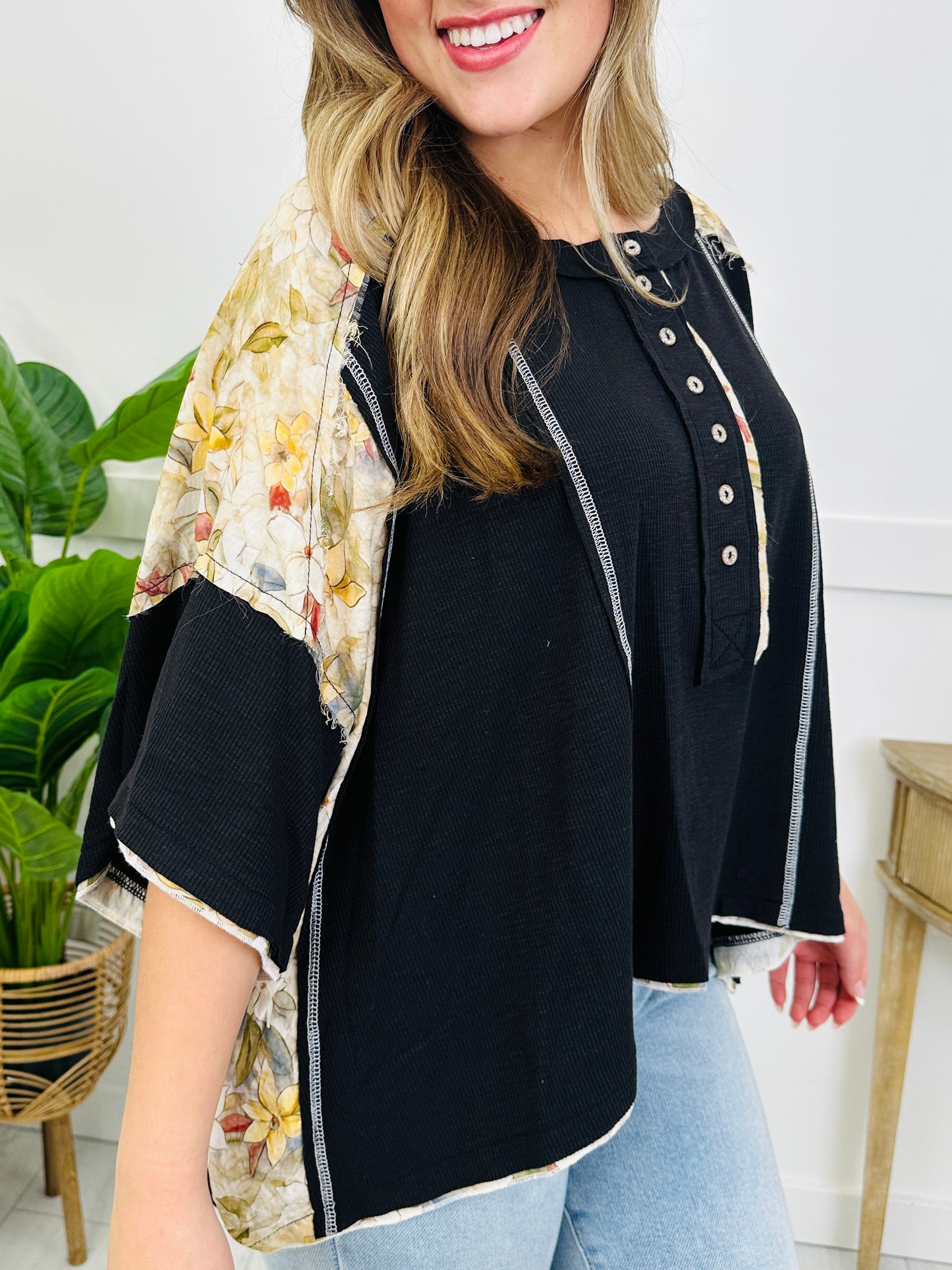 Abstract Ease Top
