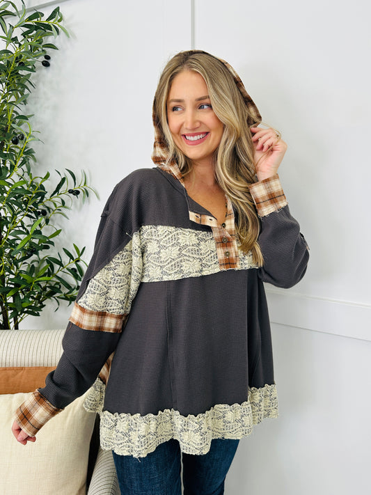 Carefree Charm Top In Charcoal