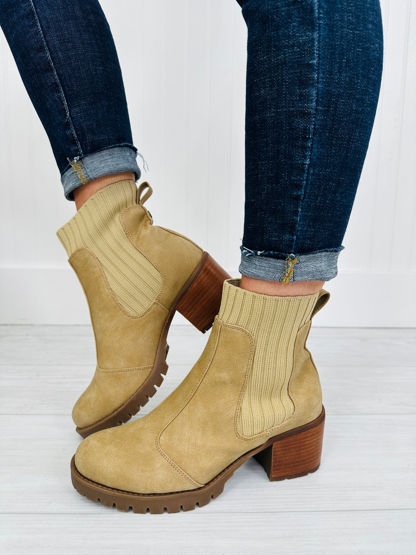 Power Stomp Booties in Sand