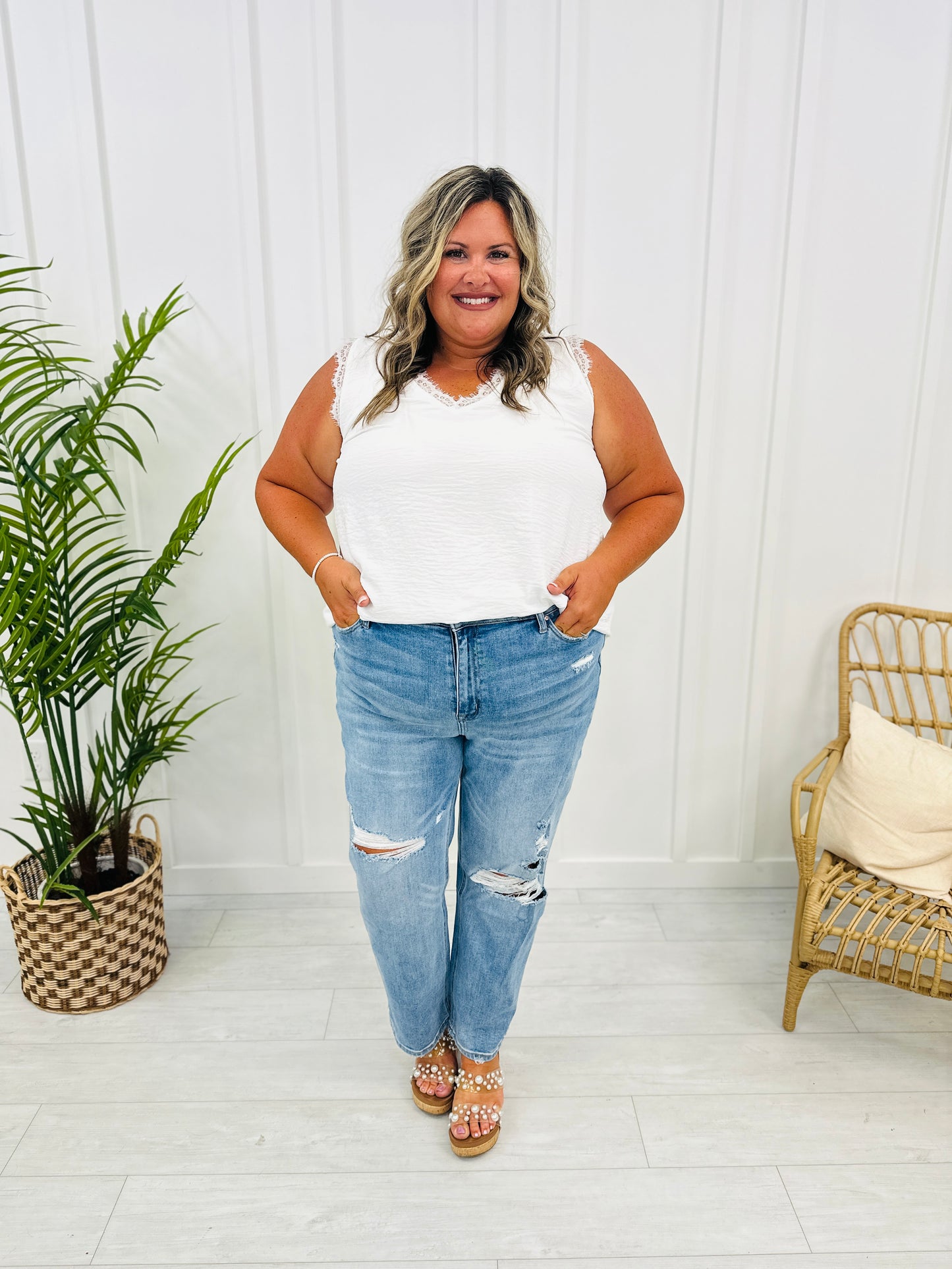 Mica REG/CURVY Good Luck Straight Leg Jeans