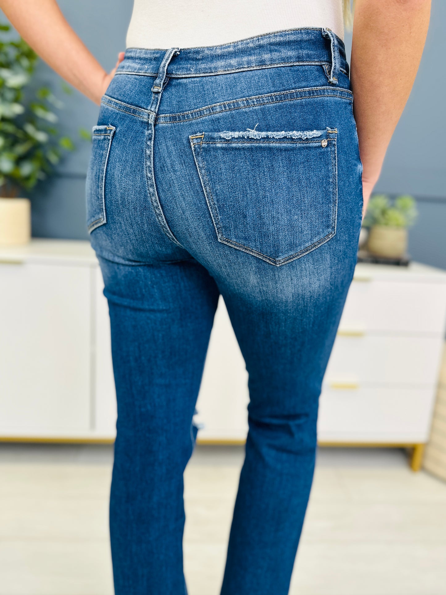 Mica Dreaming of You Straight Leg Jeans in Reg/Curvy