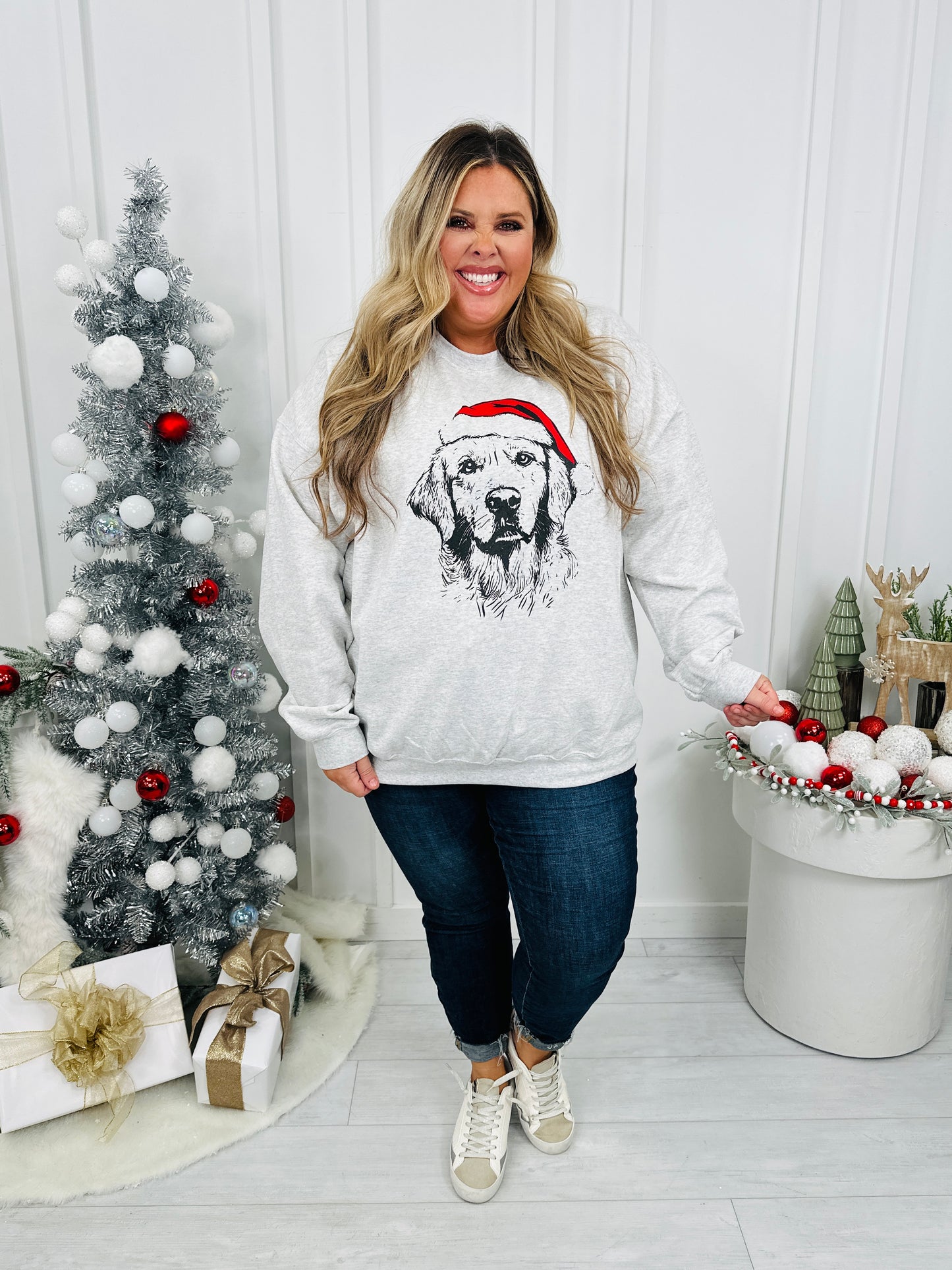 Jolly Golden Retriever Graphic Crewneck Sweatshirt