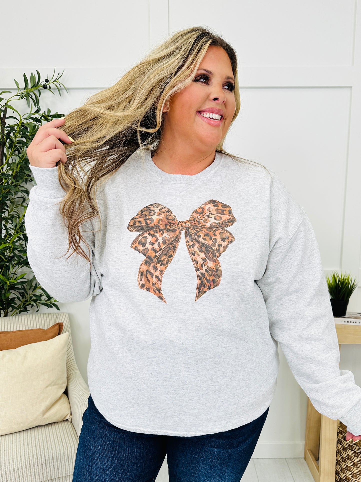 Savage Sweetheart Graphic Sweatshirt
