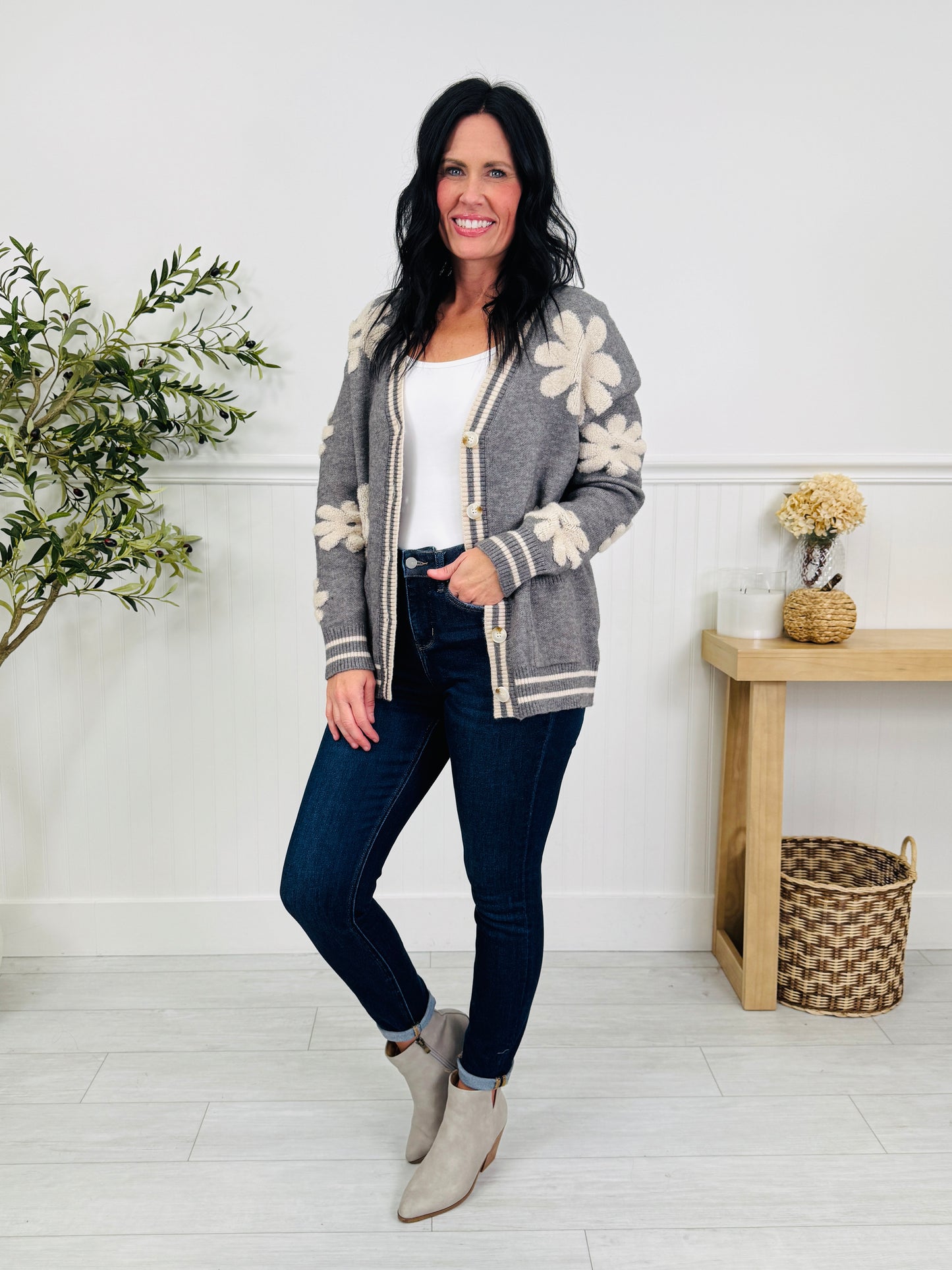 Daisy Chain Cardigan In Pebble