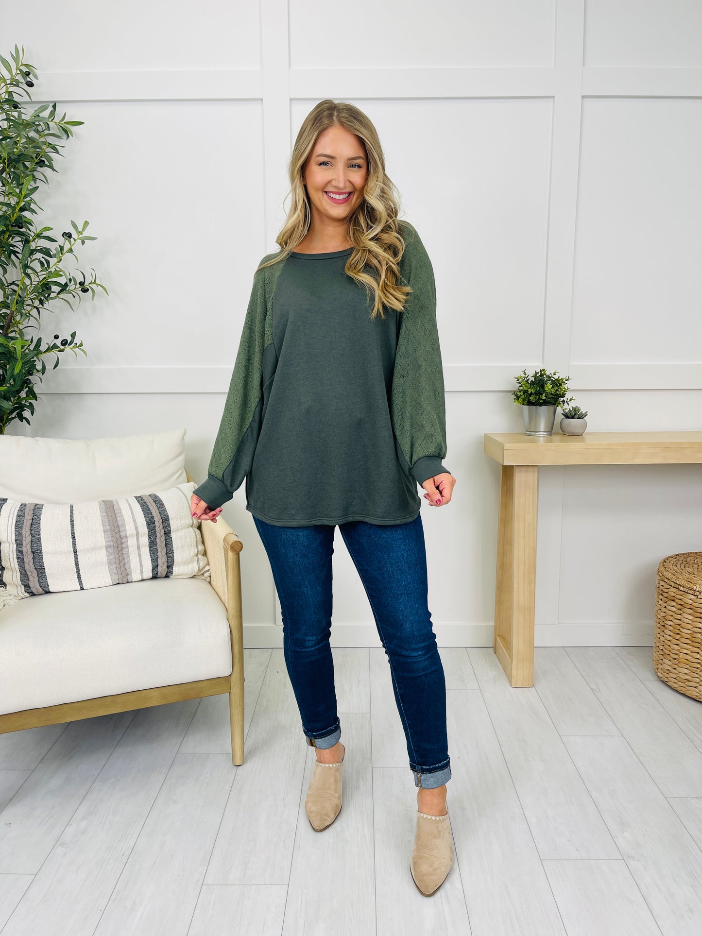 Contrast Crew Sweater in Olive