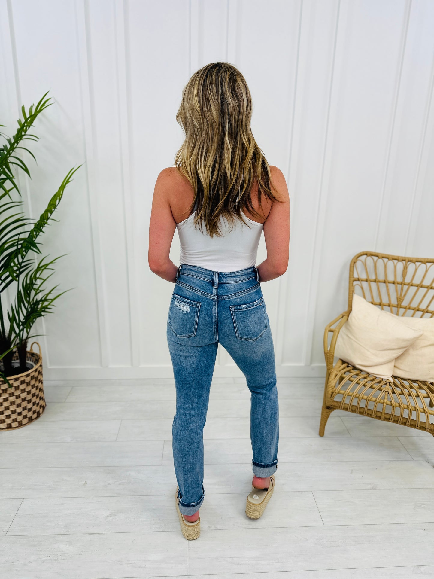 Mica REG/CURVY Good Luck Straight Leg Jeans