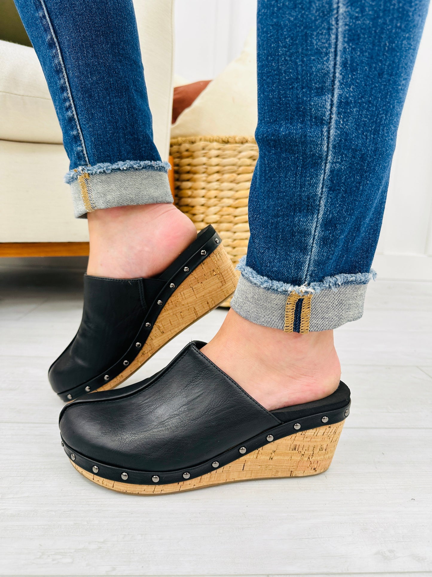 Fashionable Poise Wedges In Black