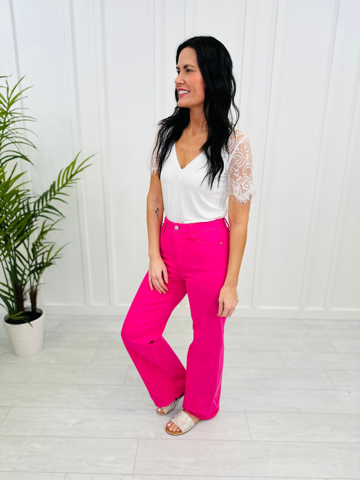 Judy Blue Passionate About Pink Straight Leg Jeans in Reg/Curvy