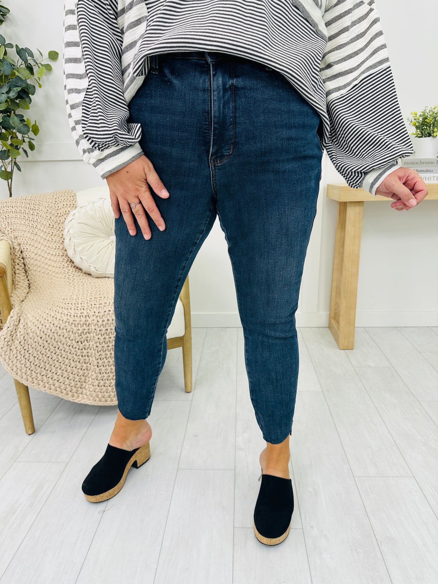 Judy Blue Made You Look Tummy Control Skinny Jeans in Reg/Curvy