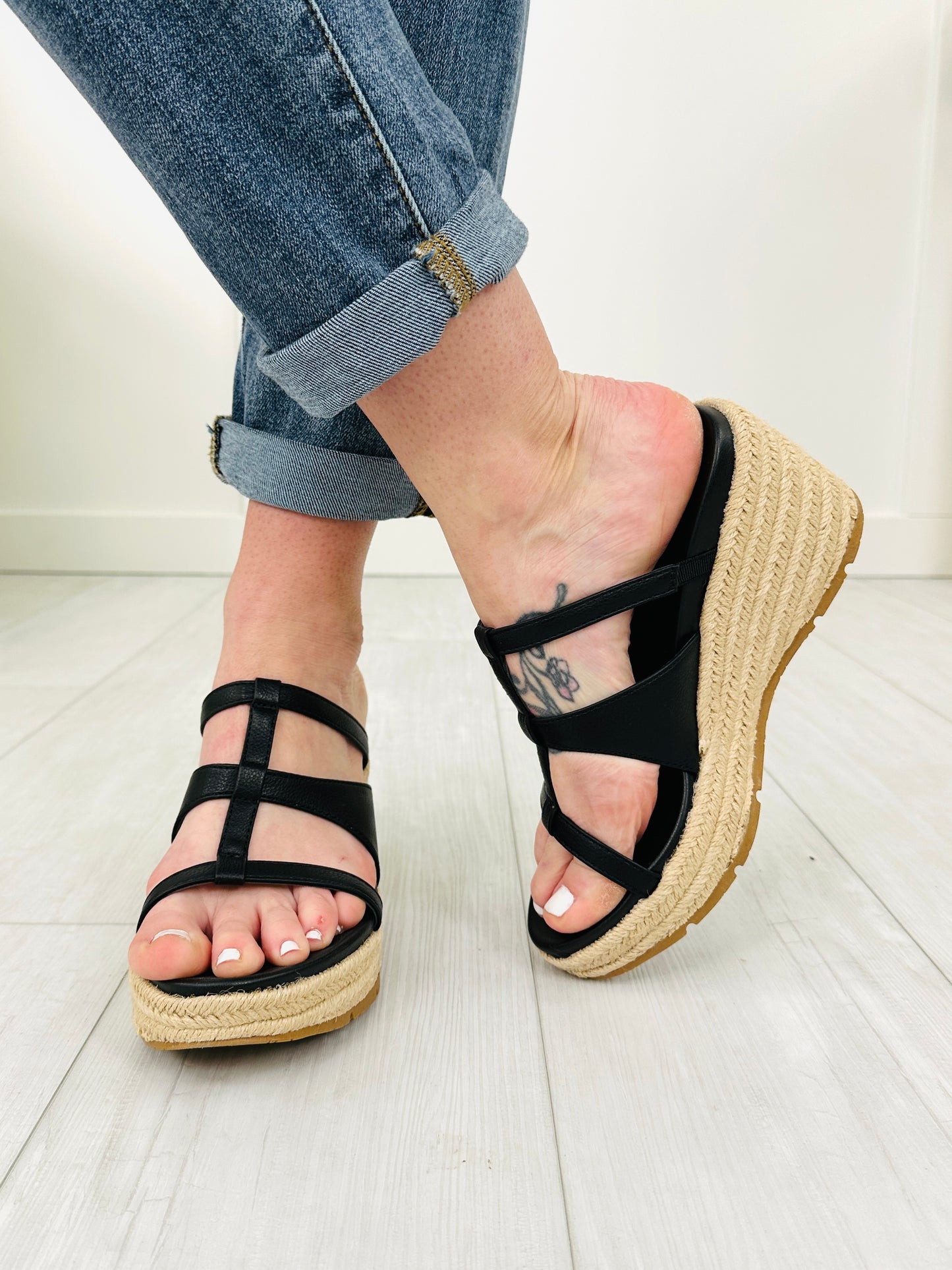 Rope Me In Wedges In Black