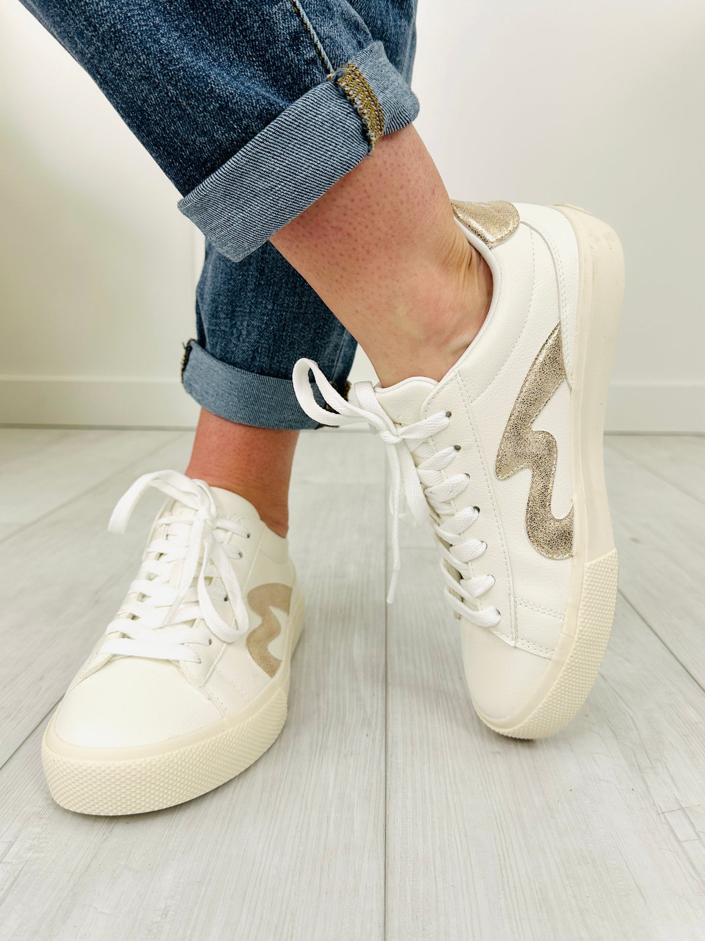 Flash Forward Sneakers In White Gold