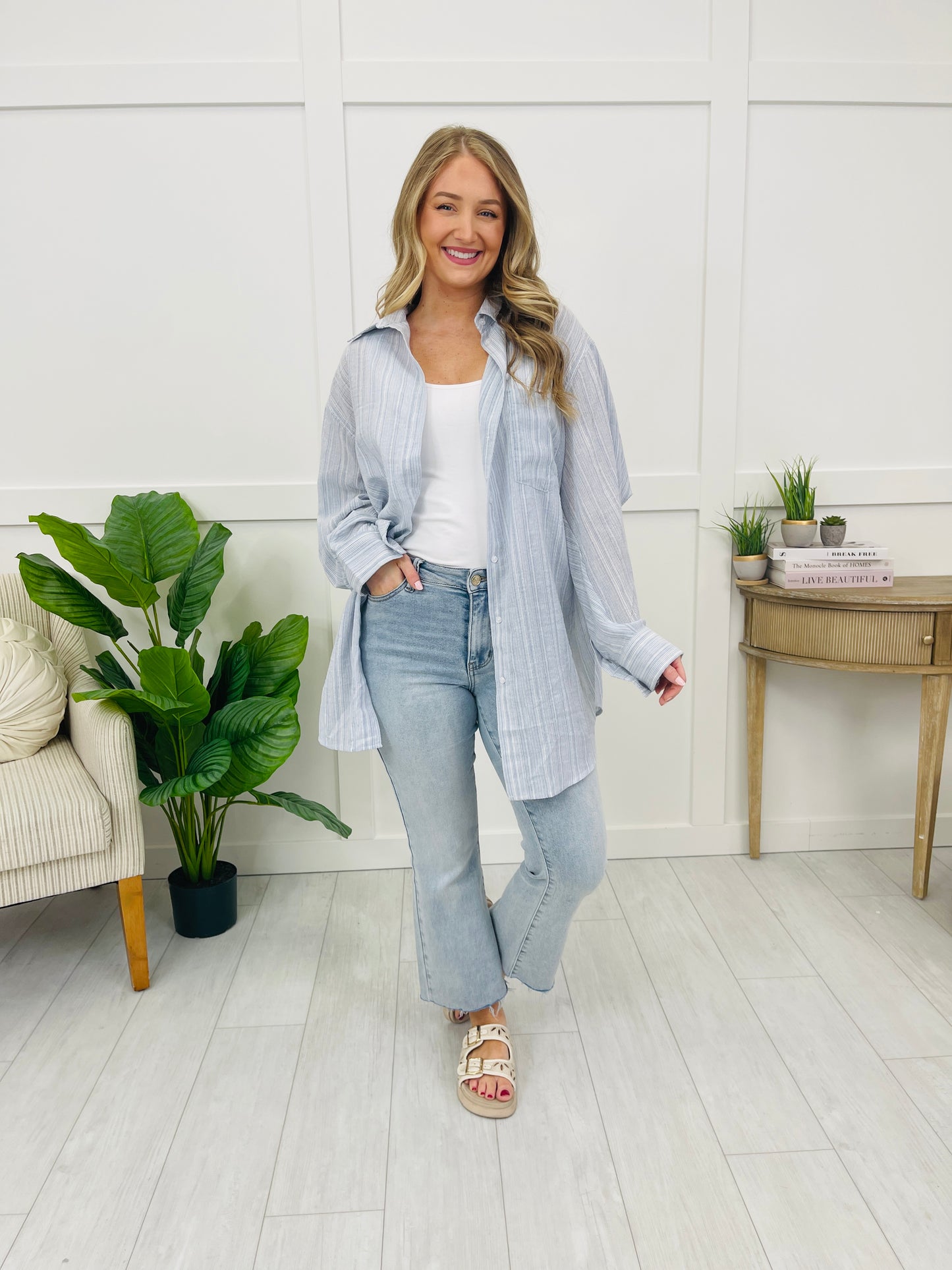 Blurred Horizons Top In Blue