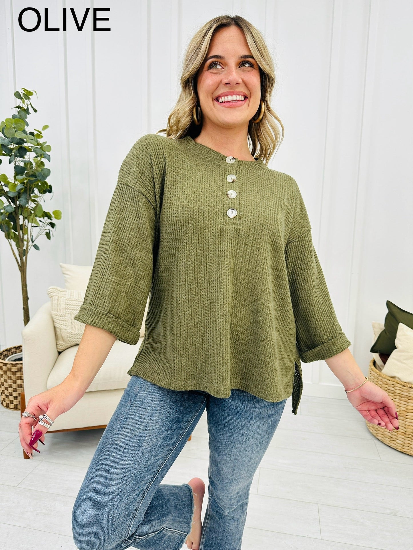 REG/CURVY Cute As a Button Top- Multiple Colors!