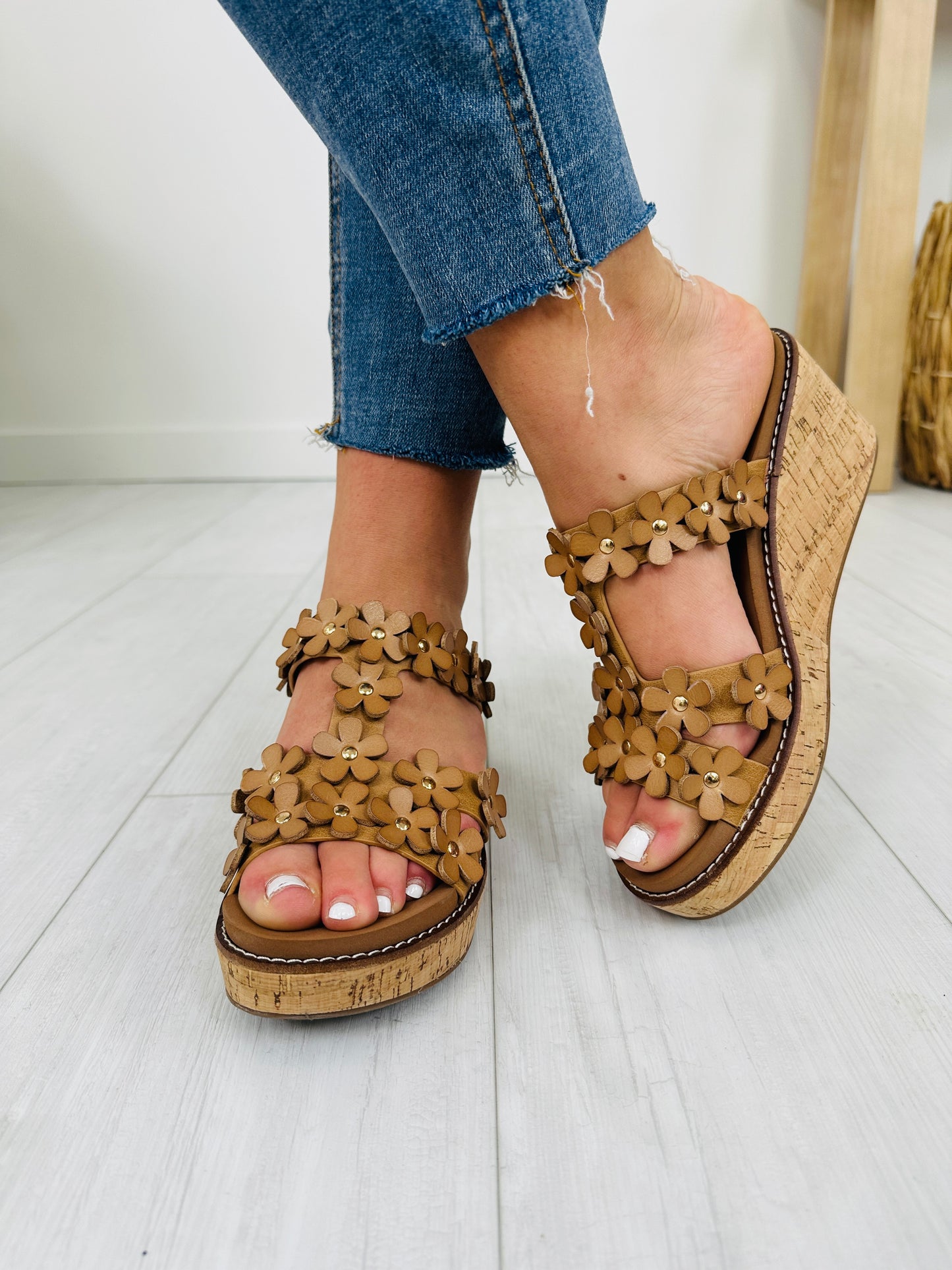 Blossom Steps Wedges In Caramel