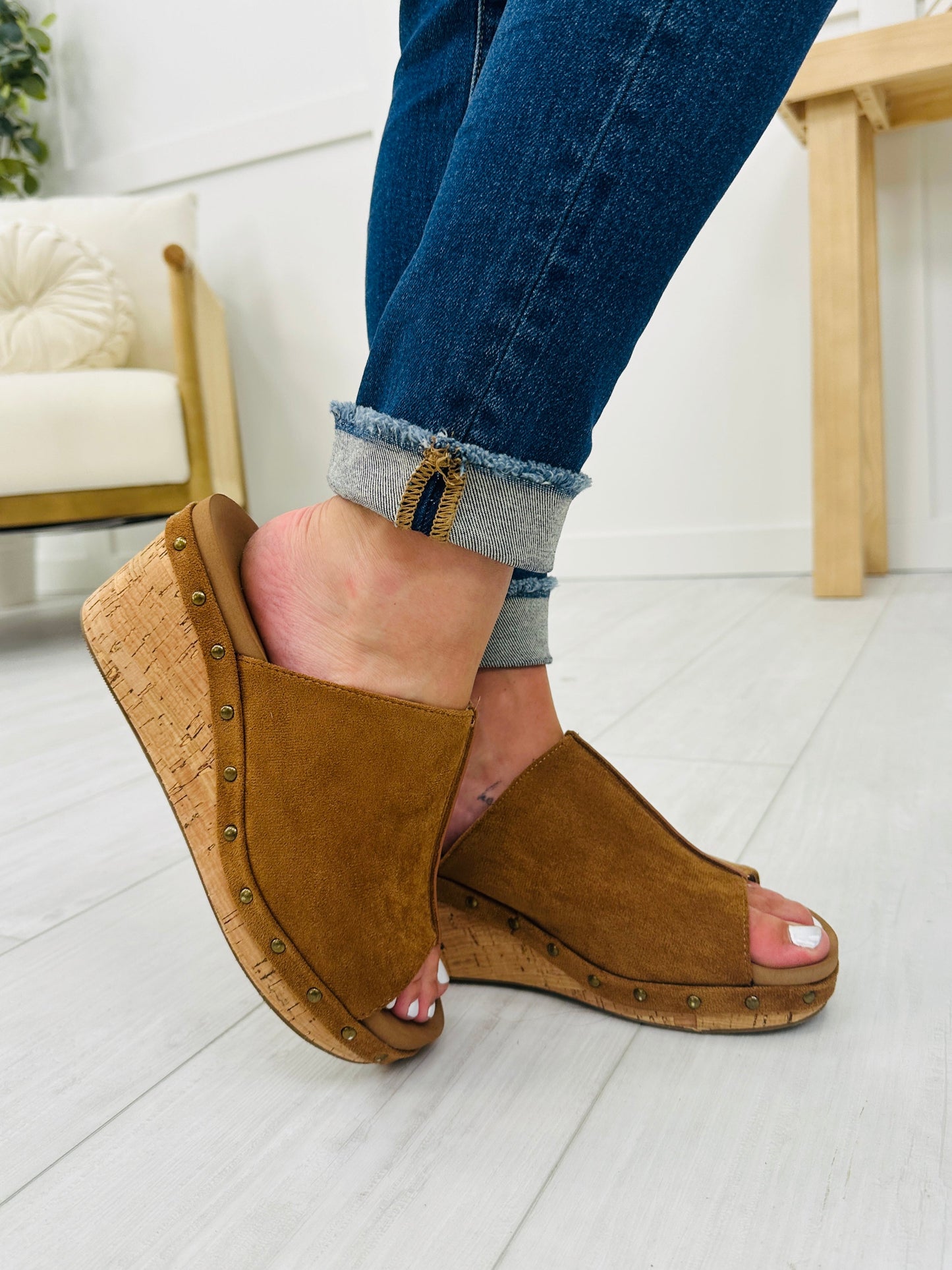 Unapologetically Confident Wedges In Tobacco Suede